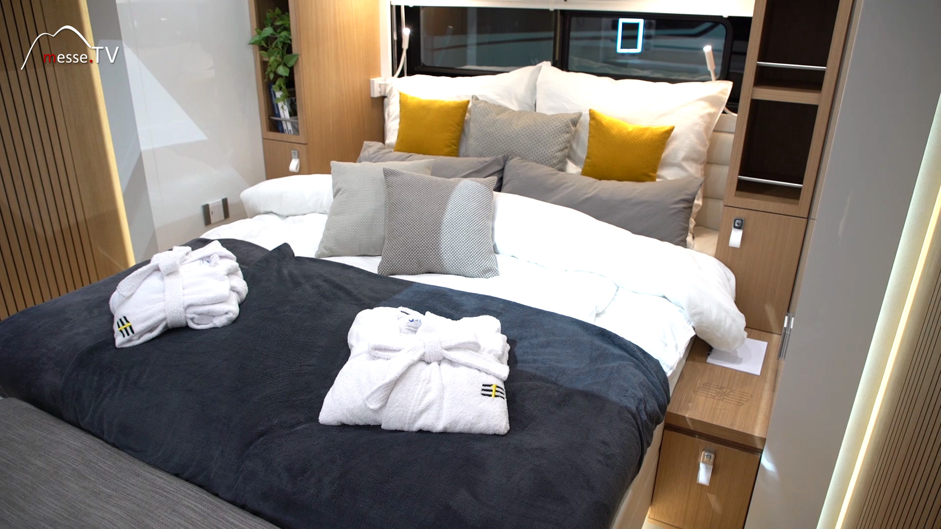Eila Schlafbereich 5 Sterne Camping Suite auf Rädern Caravan Salon 2020 Düsseldorf