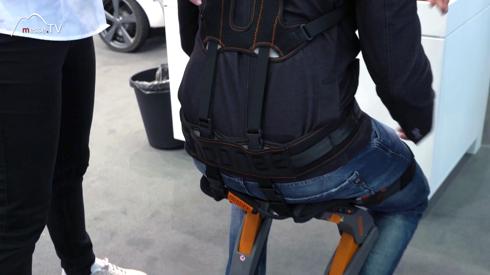 noonee Exoskeleton Healthy Working Posture Chairless Chair Hannover Fair