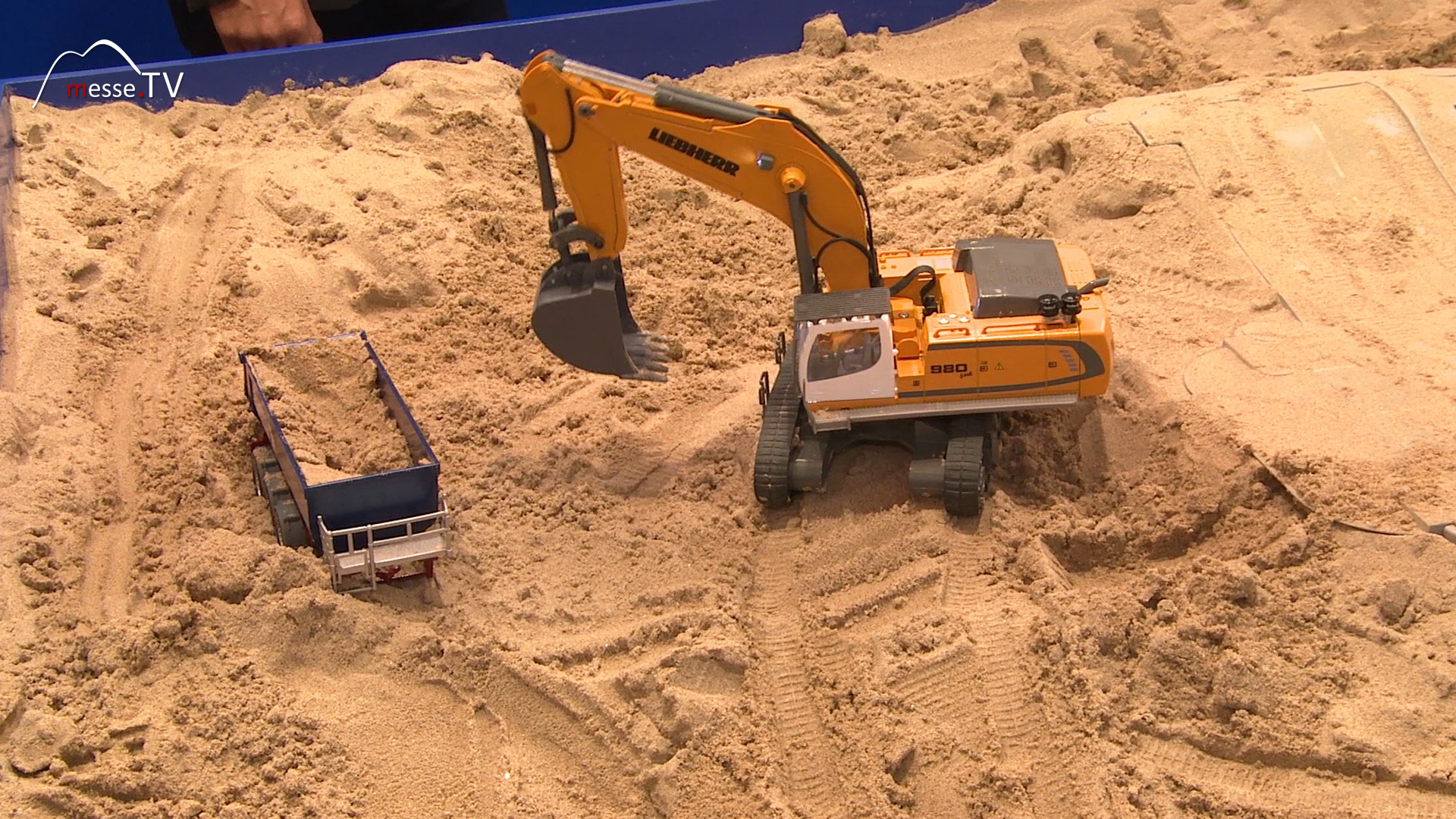 Excavator with remote control construction site childrens toy Siku