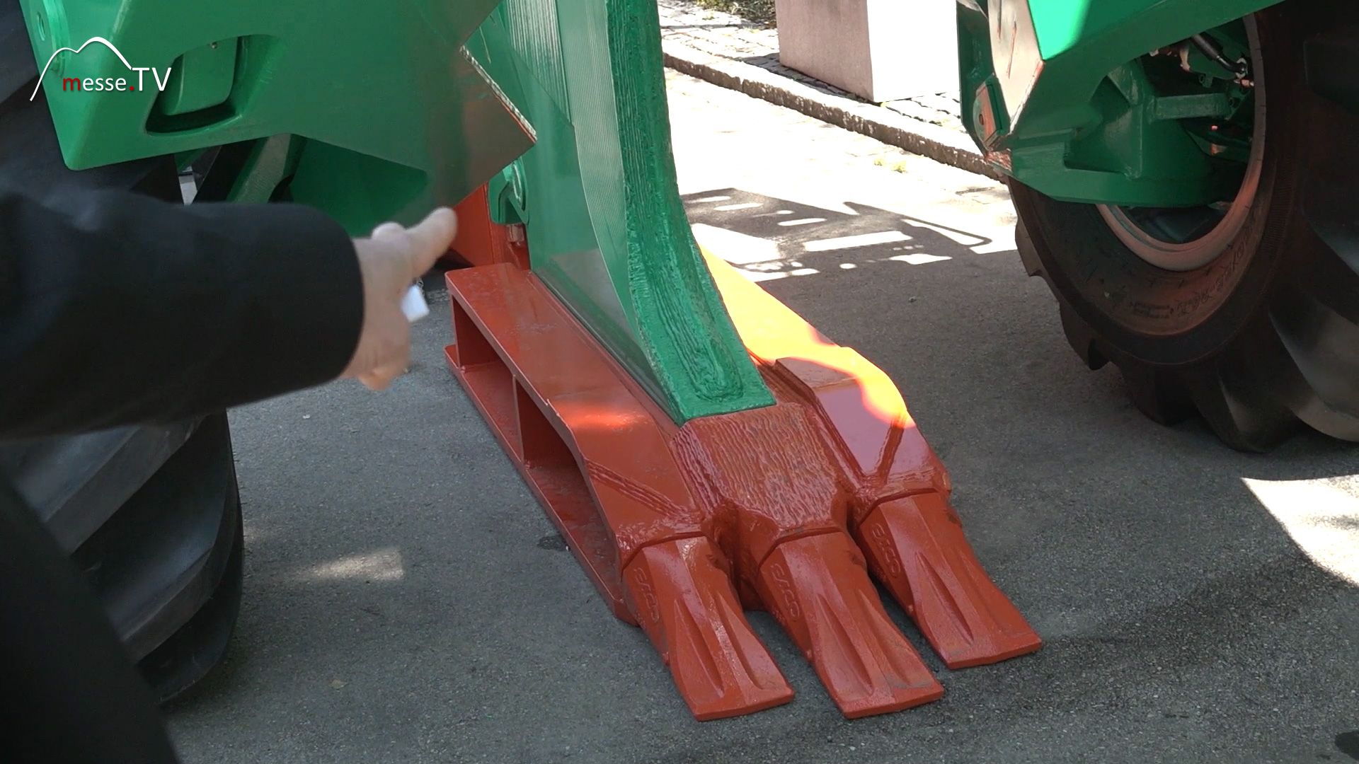 FOECK Verlegeschuh Schwertschuh Rohr Kabelverlegung grabenlos bauma Muenchen