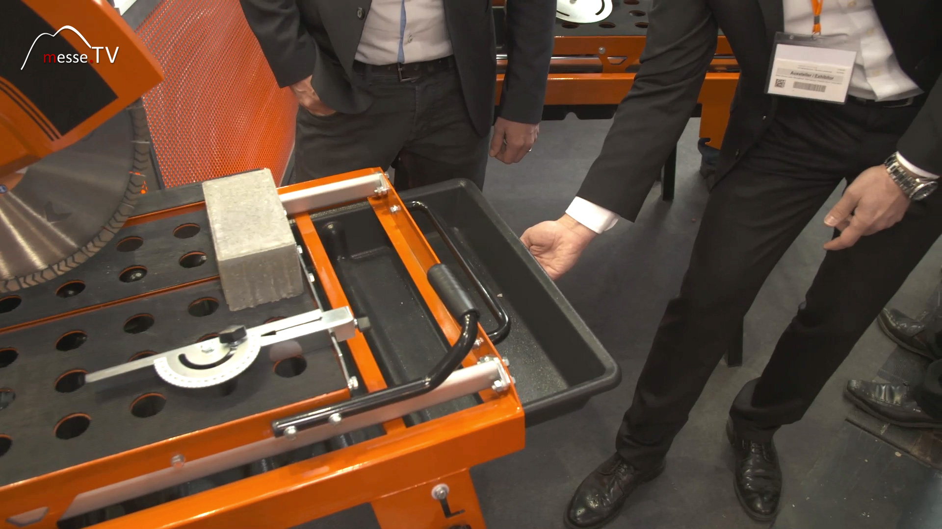 Goelz Steintrennmaschine herausnehmbare Wasserwanne bauma