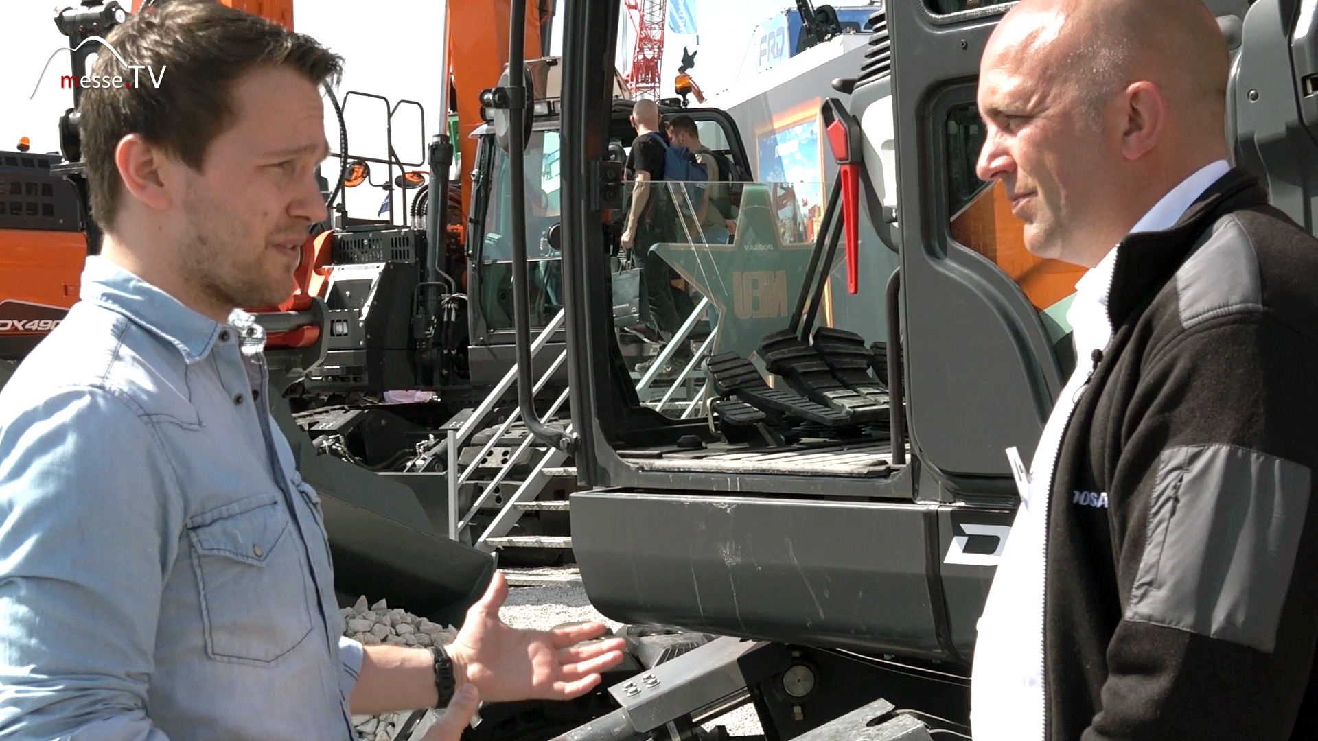 MesseTV Interview Marc Glesius Doosan bauma 2016 Muenchen