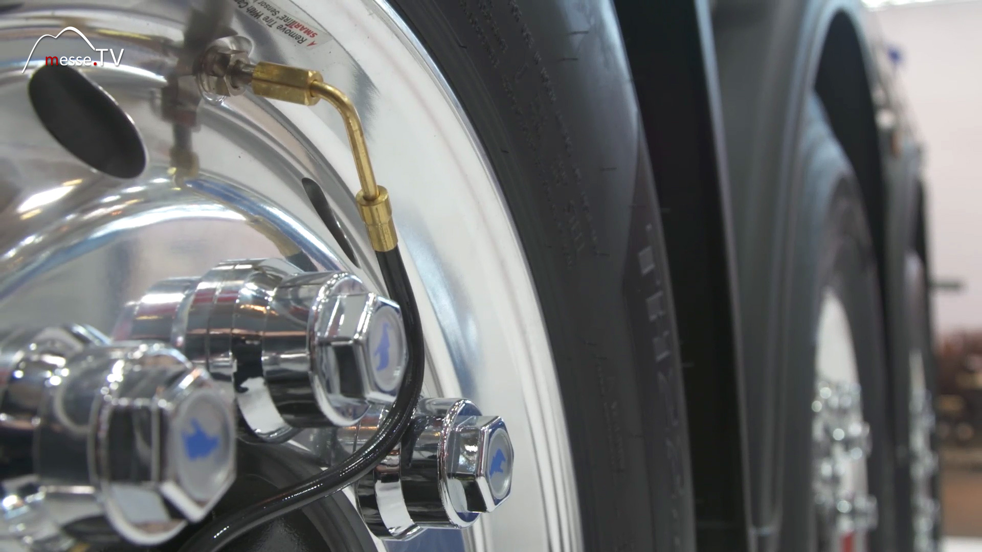 Reifendrucknachfüllsystem mindert Reifenverschleiss bauma 2016