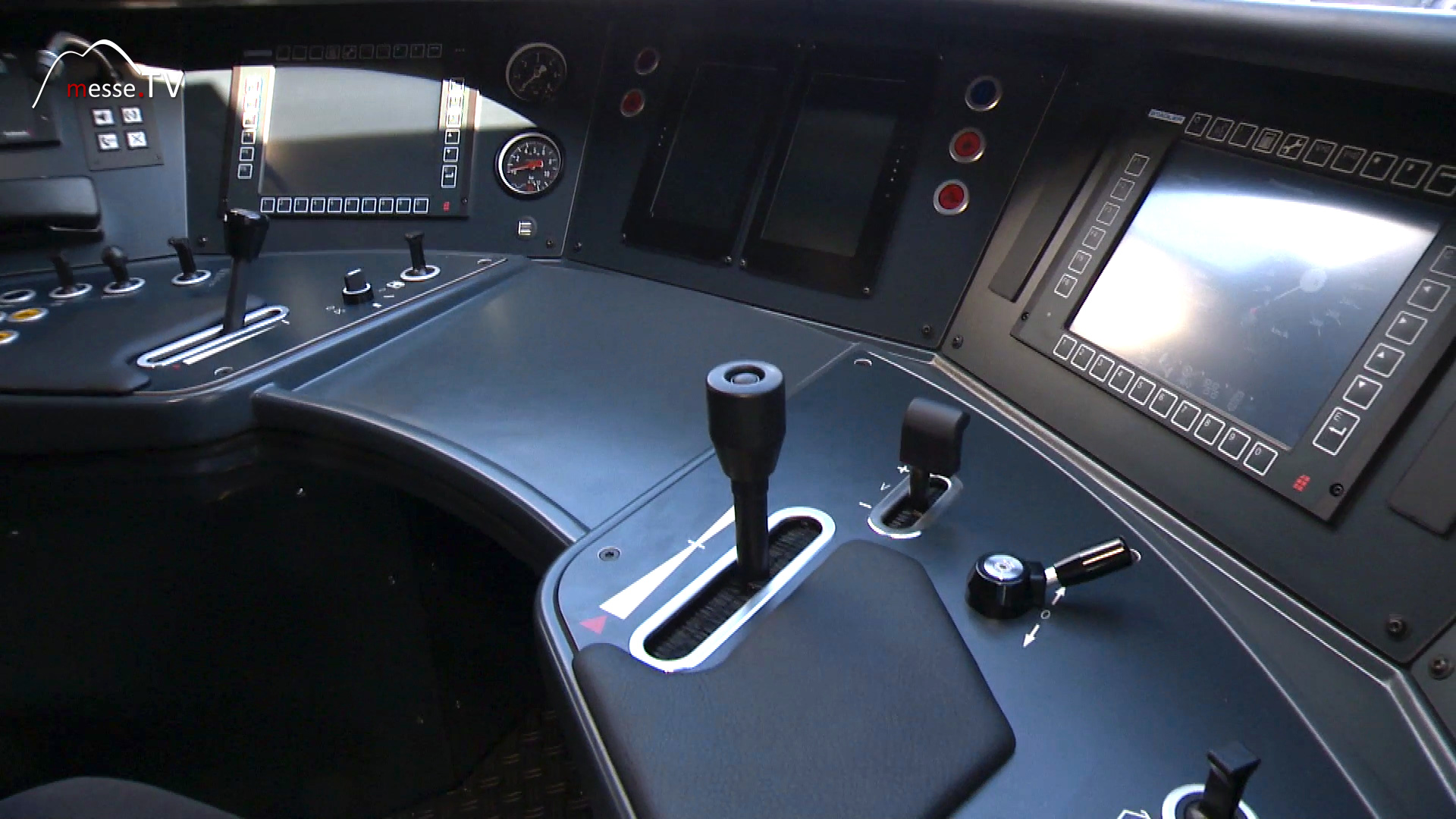 Cockpit Hochgeschwindigkeitszug EC250 Stadler Züge innotrans