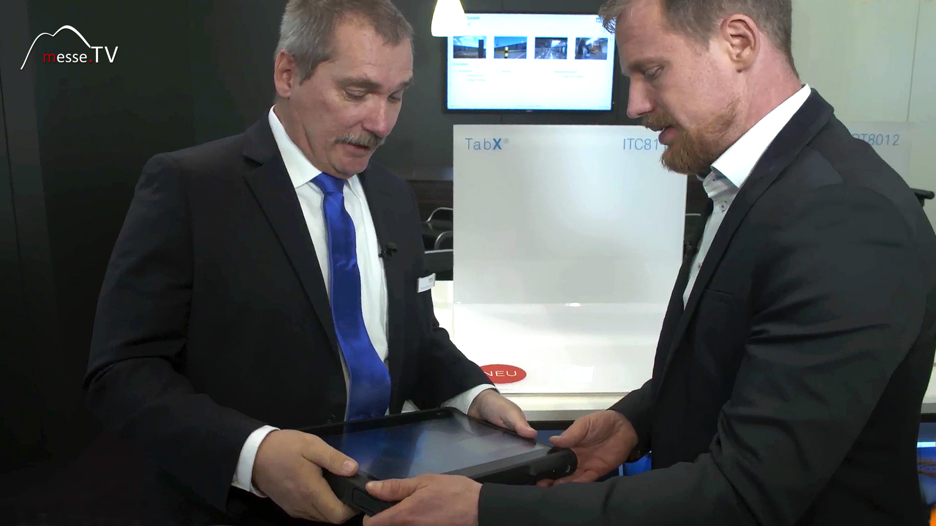 Industrial Tablet zwei Akkus fuer Mehrschichtbetrieb ADS Tec LogiMAT Messe Stuttgart