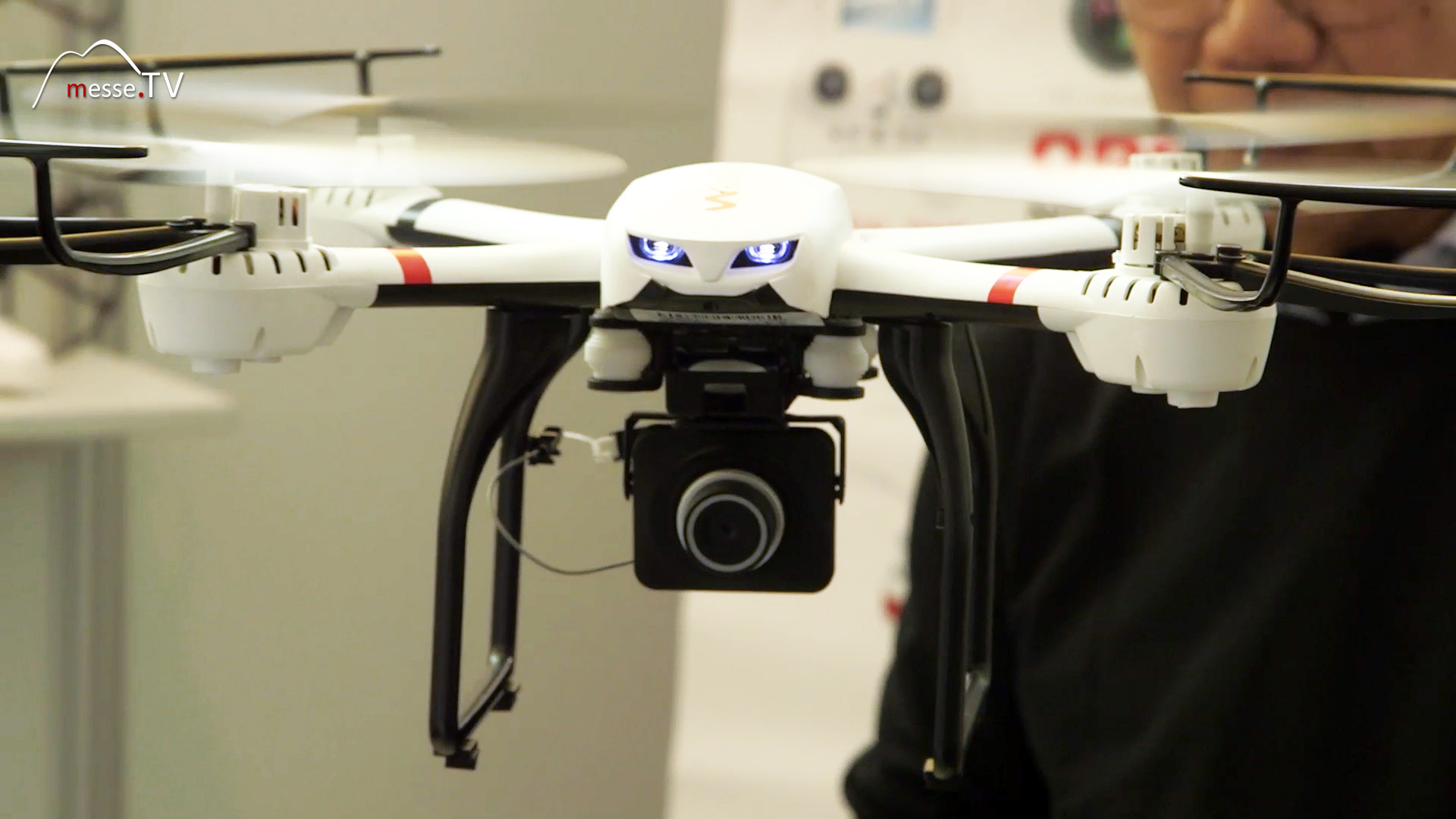 Drohne mit GoPro Kamera
