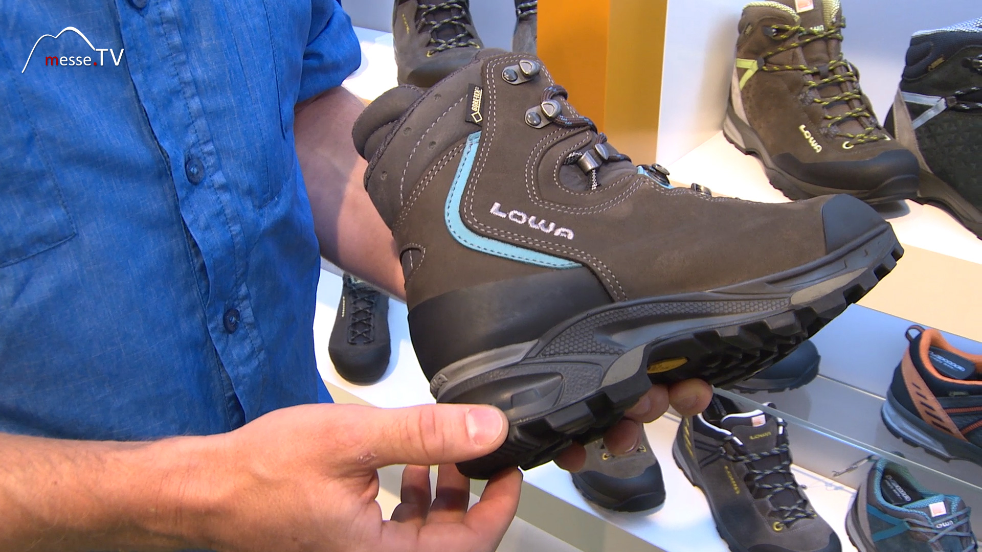 LOWA Goretex Bergschuh Wanderschuh Schnuerung Outdoormesse