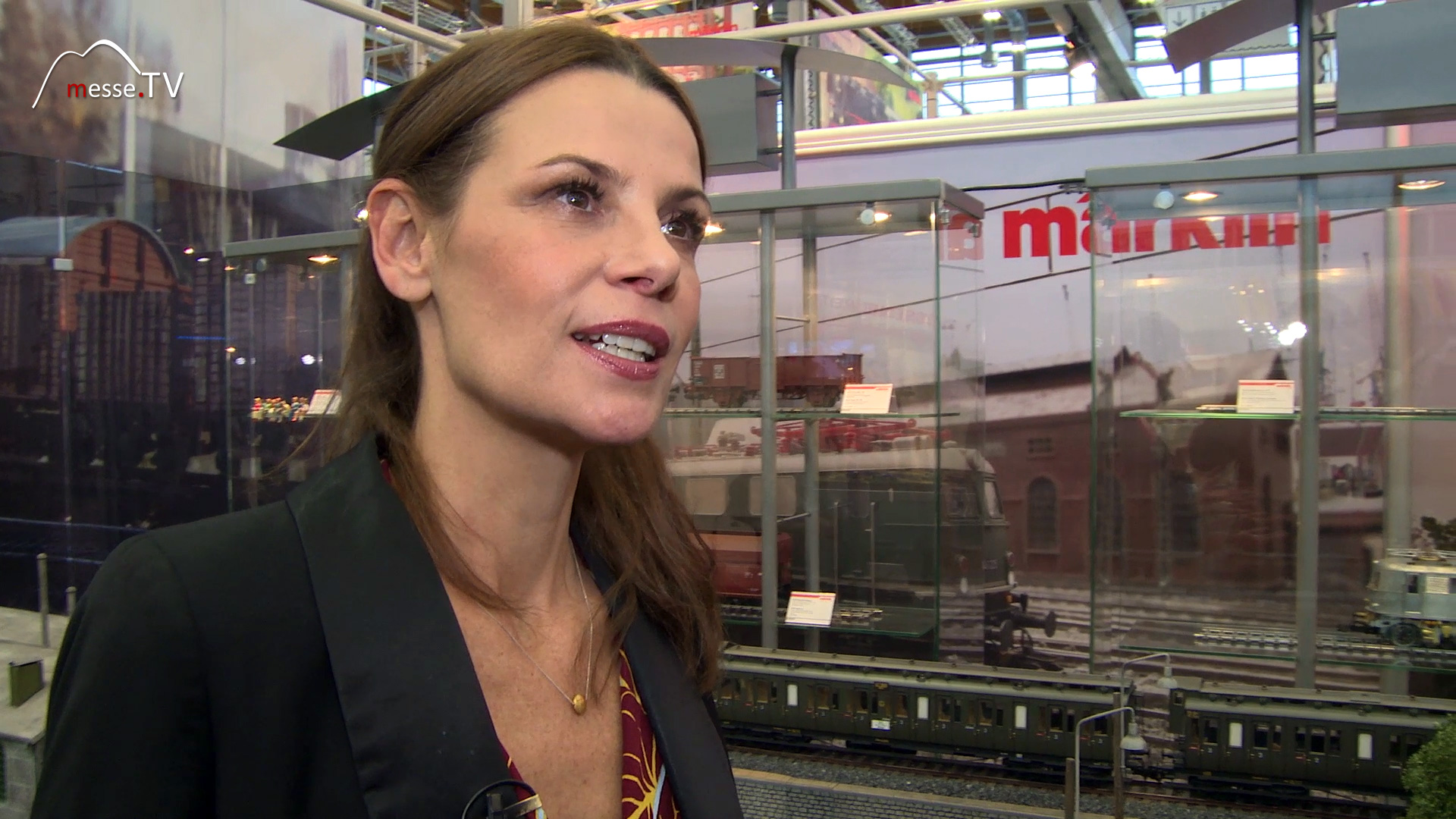 MesseTV Beitrag Maerklin Moderatorin Simone Dericks