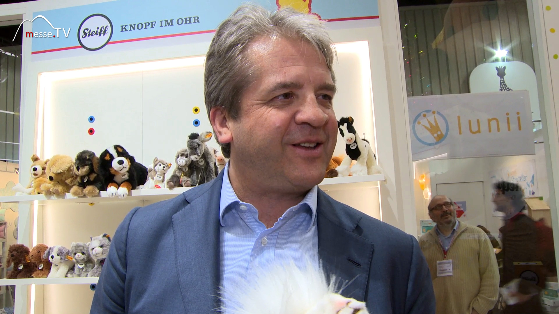 MesseTV Interview Daniel Barth Steiff Knopf im Ohr