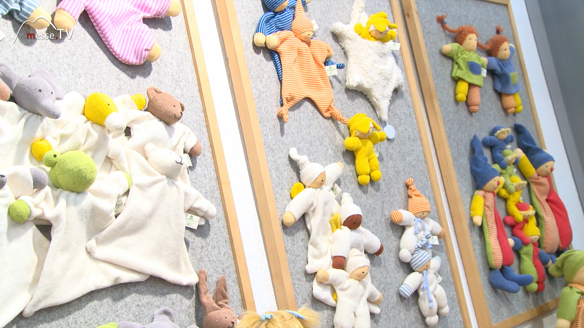 Kuscheltiere Puppen oekologische Materialien Nanchen Natur