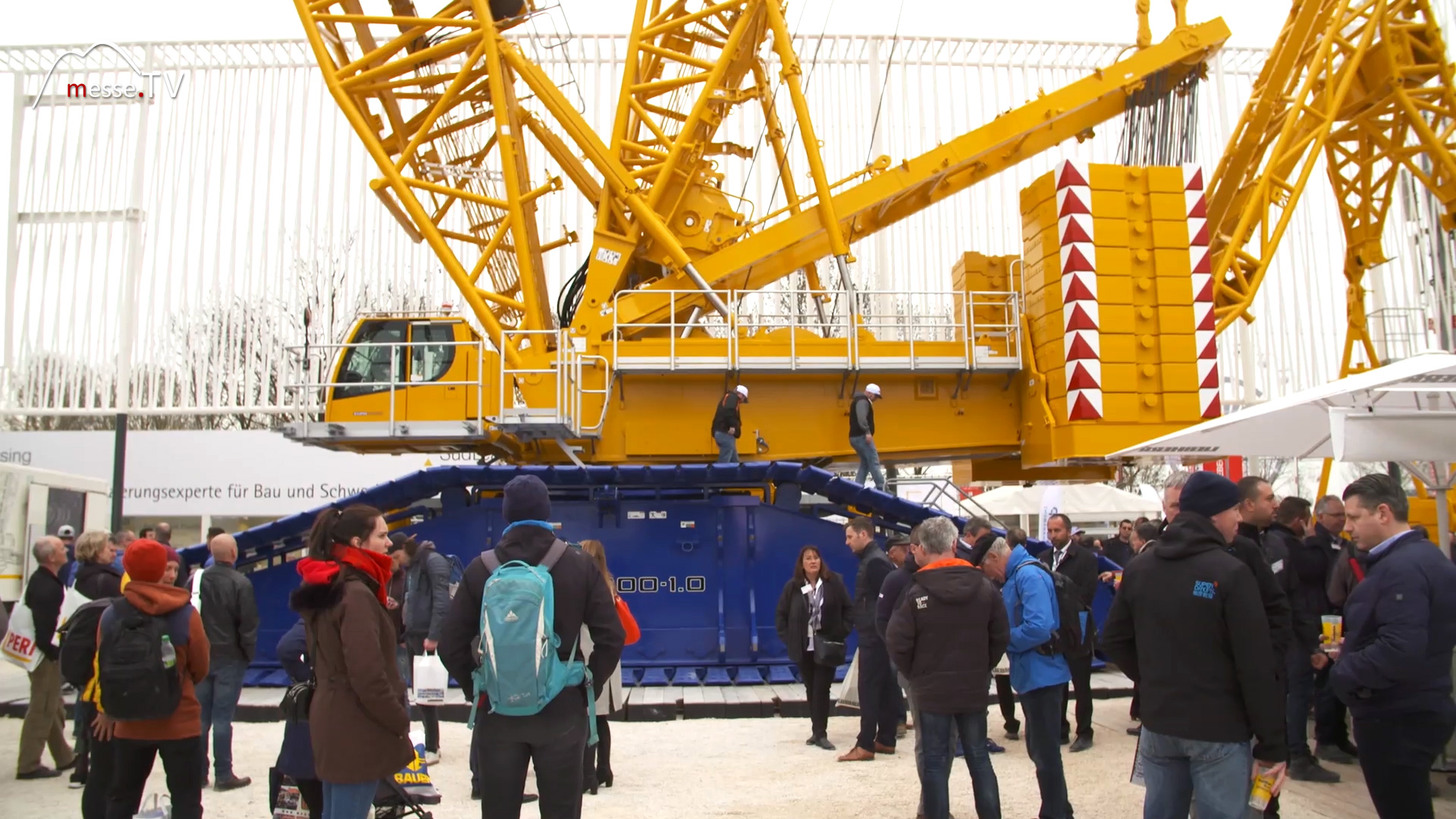 Gittermast Raupenkran bauma 2019 Muenchen LIEBHERR