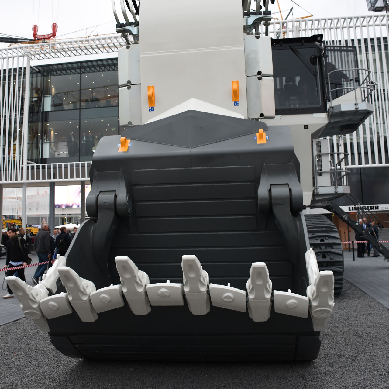 Liebherr Mining Bagger R 9200 bauma 2019