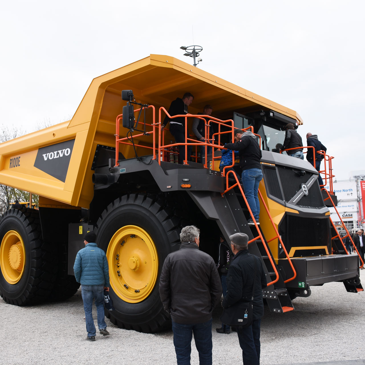 Volvo Muldenkipper R 100 E bauma 2019