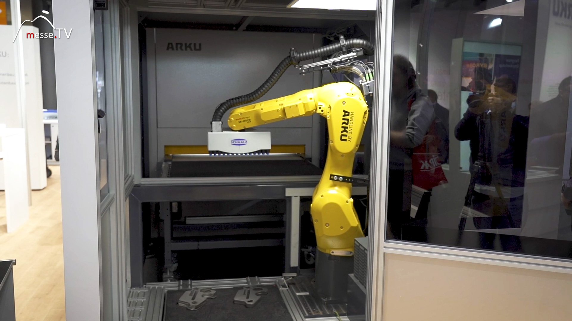 ARKU Richtmaschine Roboter Teilehandling