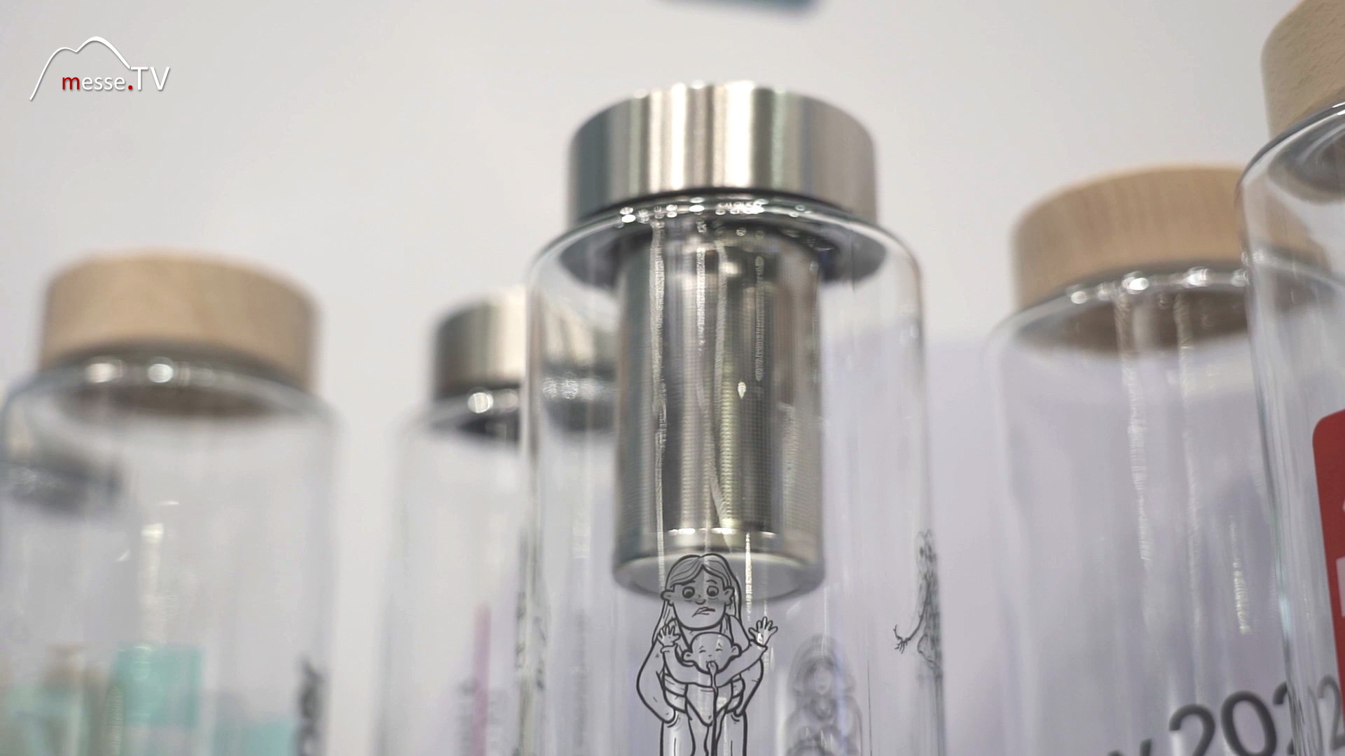 Trinkflasche aus Glas mit Filtersieb Braubeviale