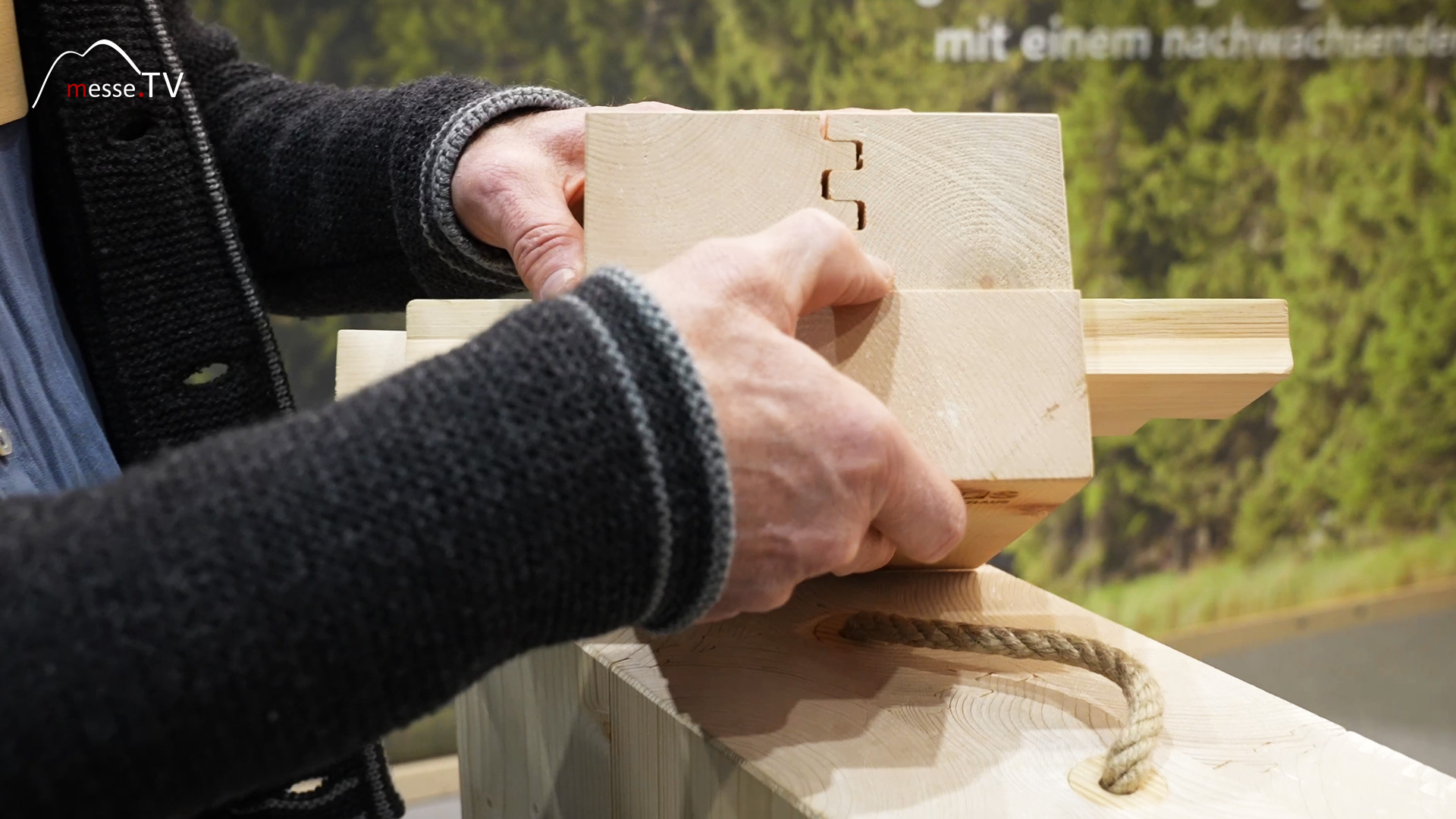 Nut Kamm kraftschluessige Lagenverbindung Holzhaus