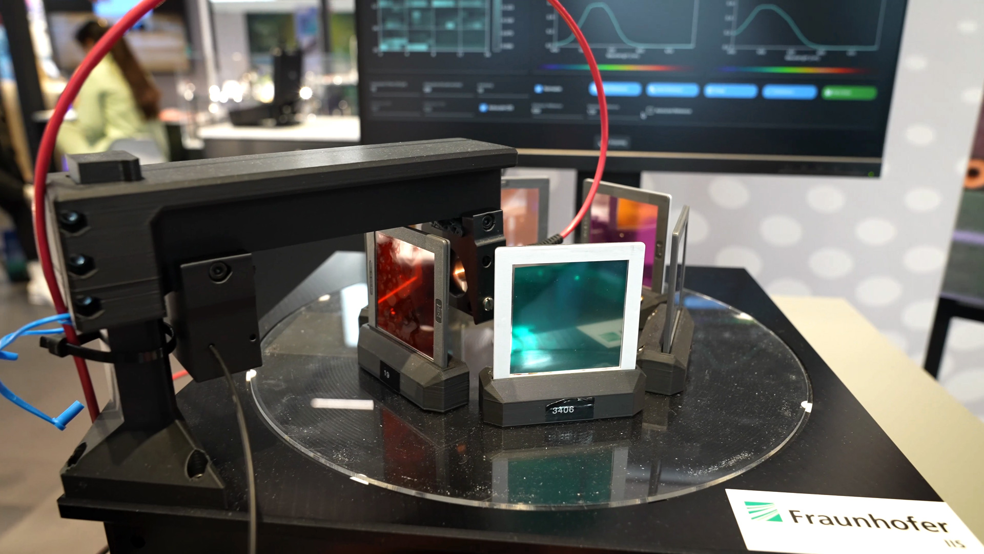 Fraunhofer Chip size Spektromoter Integration spektrometrischer Messung in Anwendungsbereichen wie Landwirtschaft oder Diagnostik