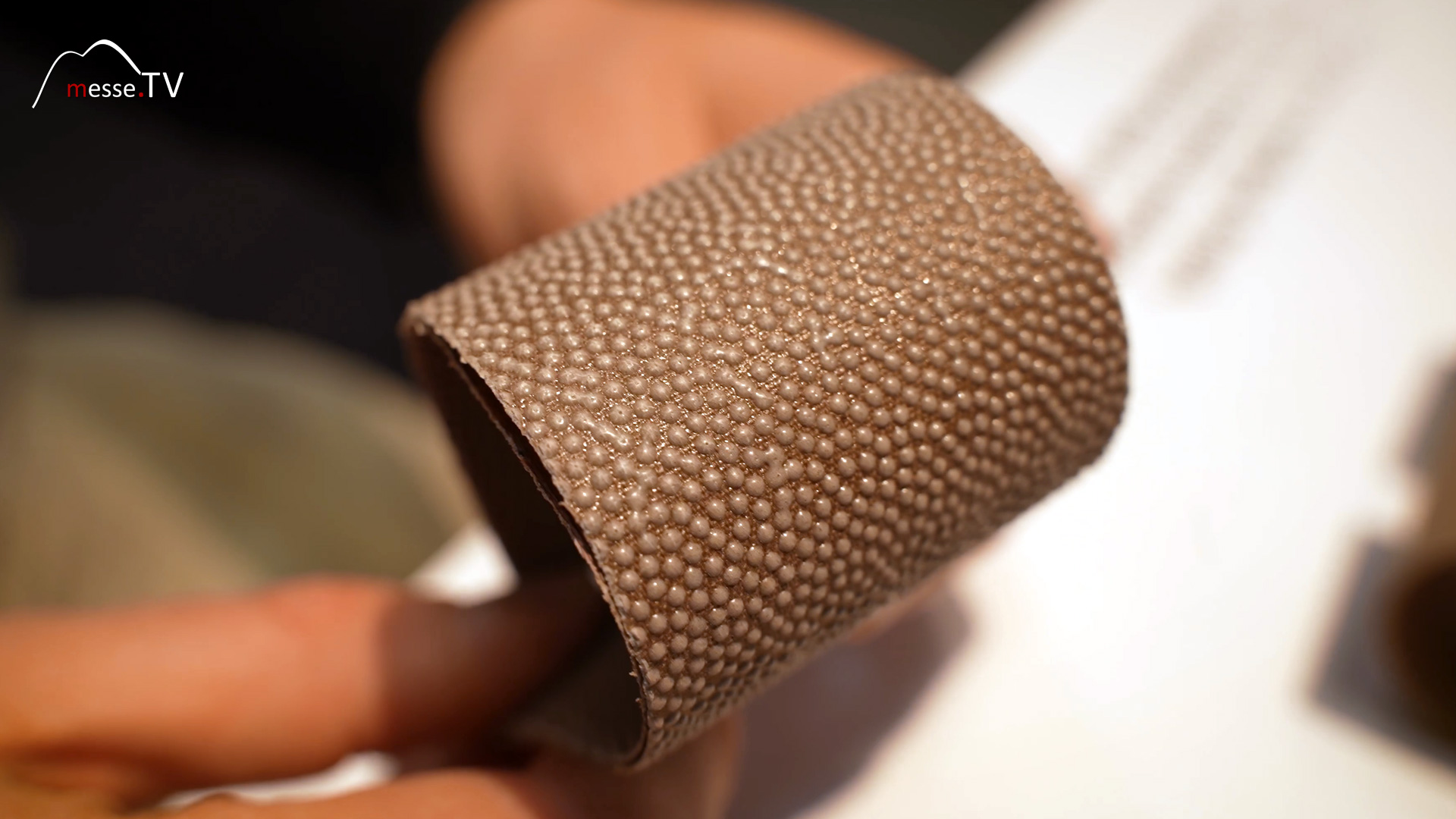 Feinschleifmittel innovative Punktstruktur für kühleren Schliff Xelerion VSM