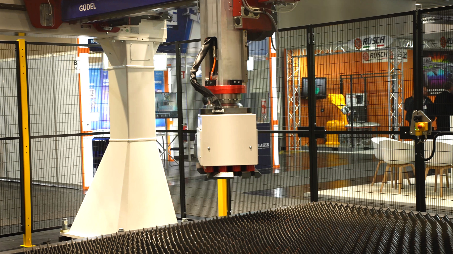 Schwere Werkstücke handhaben Automatisierung Sortierprozesse ICSORT Messe Cutting Systems Euroblech 2024