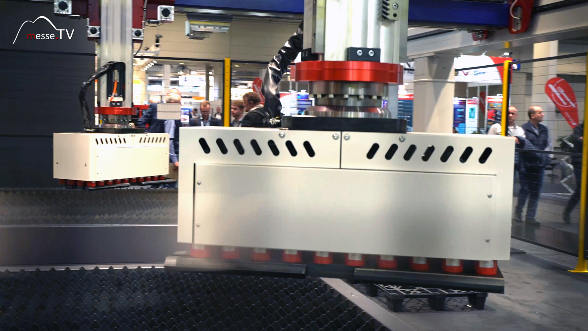 Sortierprozesse automatisieren metallverarbeitende Industrie ICSORT thermische Schneidanlagen Messe Cutting Systems Euroblech