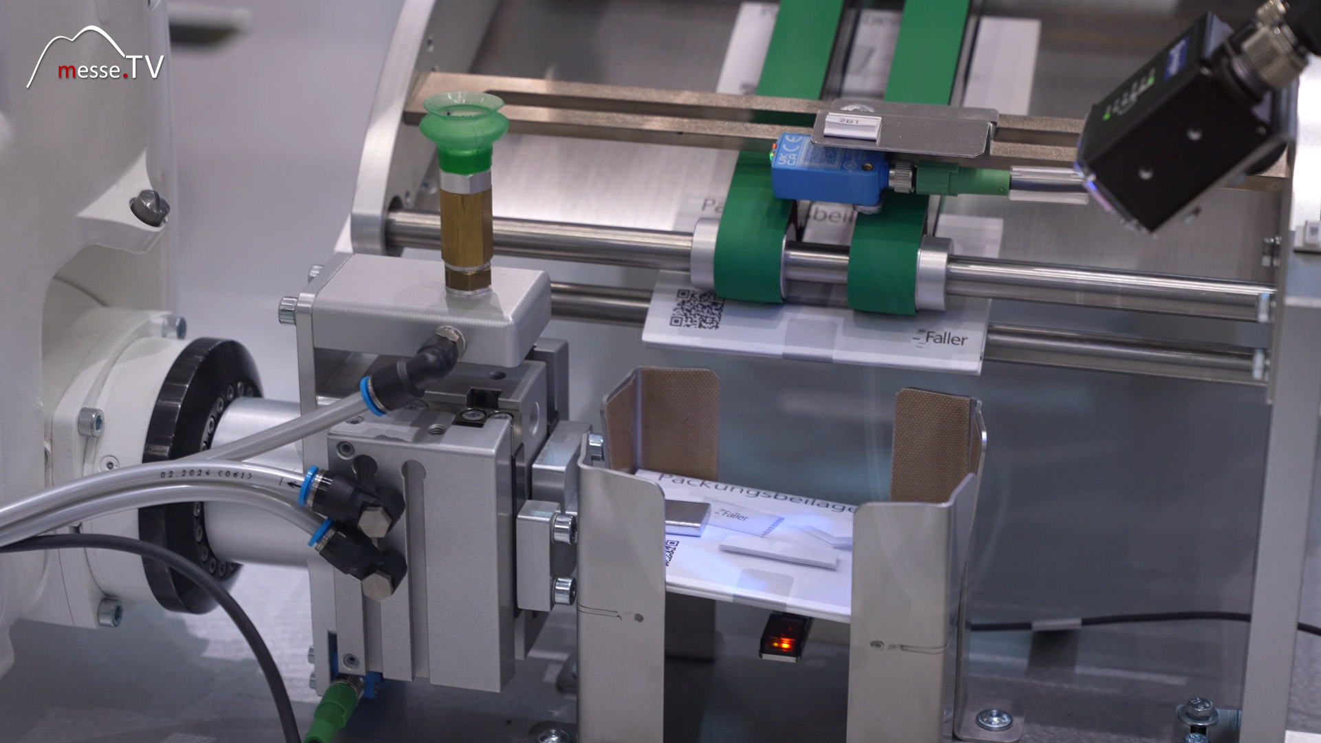 Automatosierung Beilage Verpackung flache Produkte Reibanleger Koera Packmat