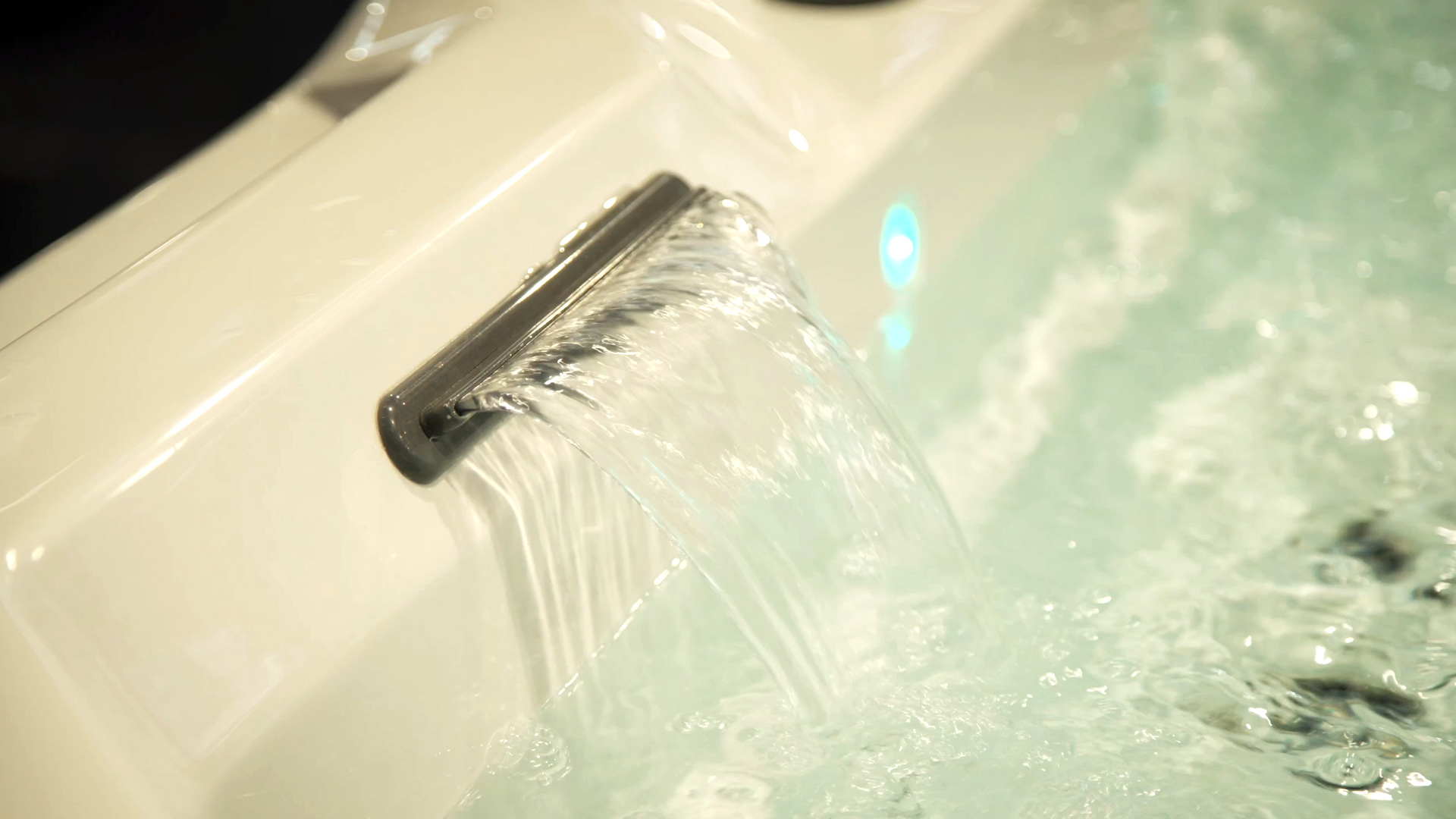 Jetsetter LX Whirlpool 100 Prozent Wasserfilterung langlebiger Keramik Kunststoff Filter