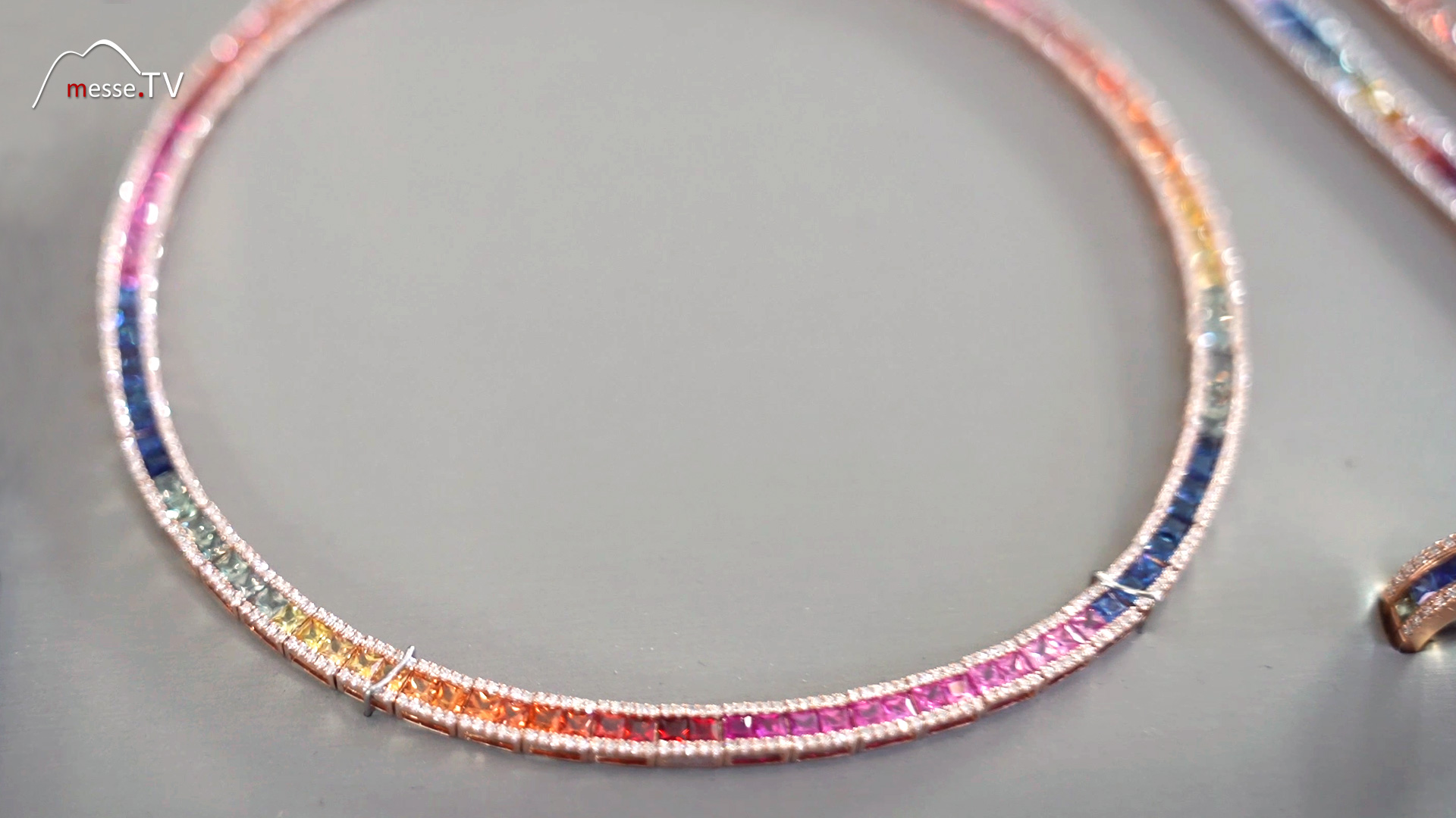 Regenbogenkette Farbstein Schmuck mit Brillanten Inhorgenta 2024