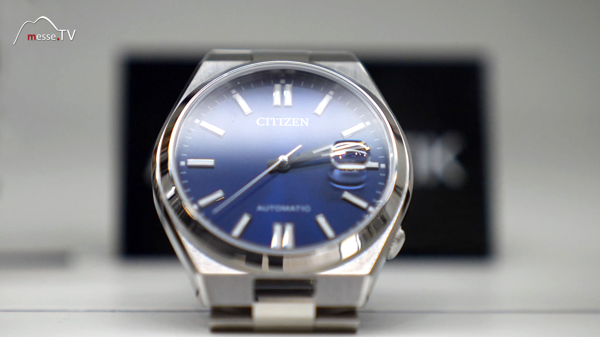 Serie8 880 GMT blau silber Armbanduhr Citizen