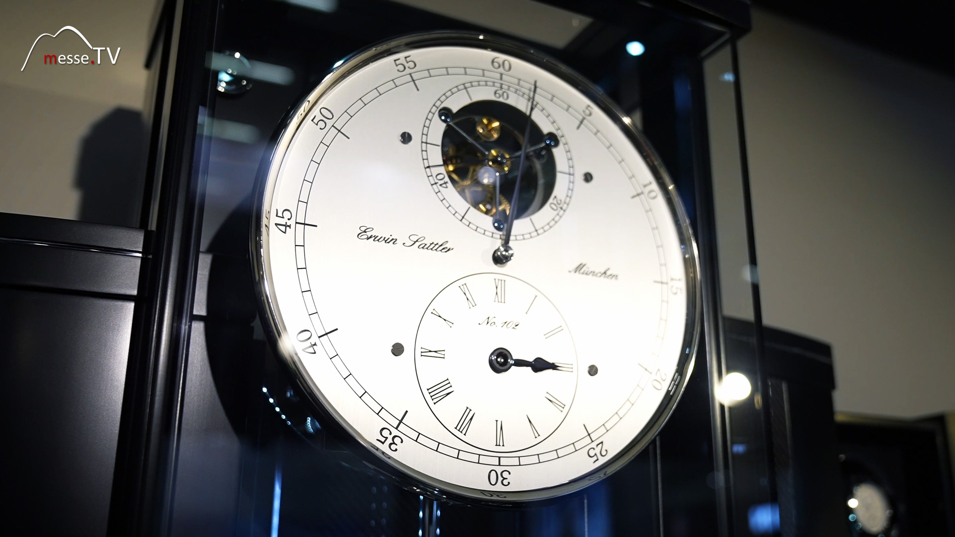 Troja 20 Holzgehaeuse Standuhr Erwin Sattler