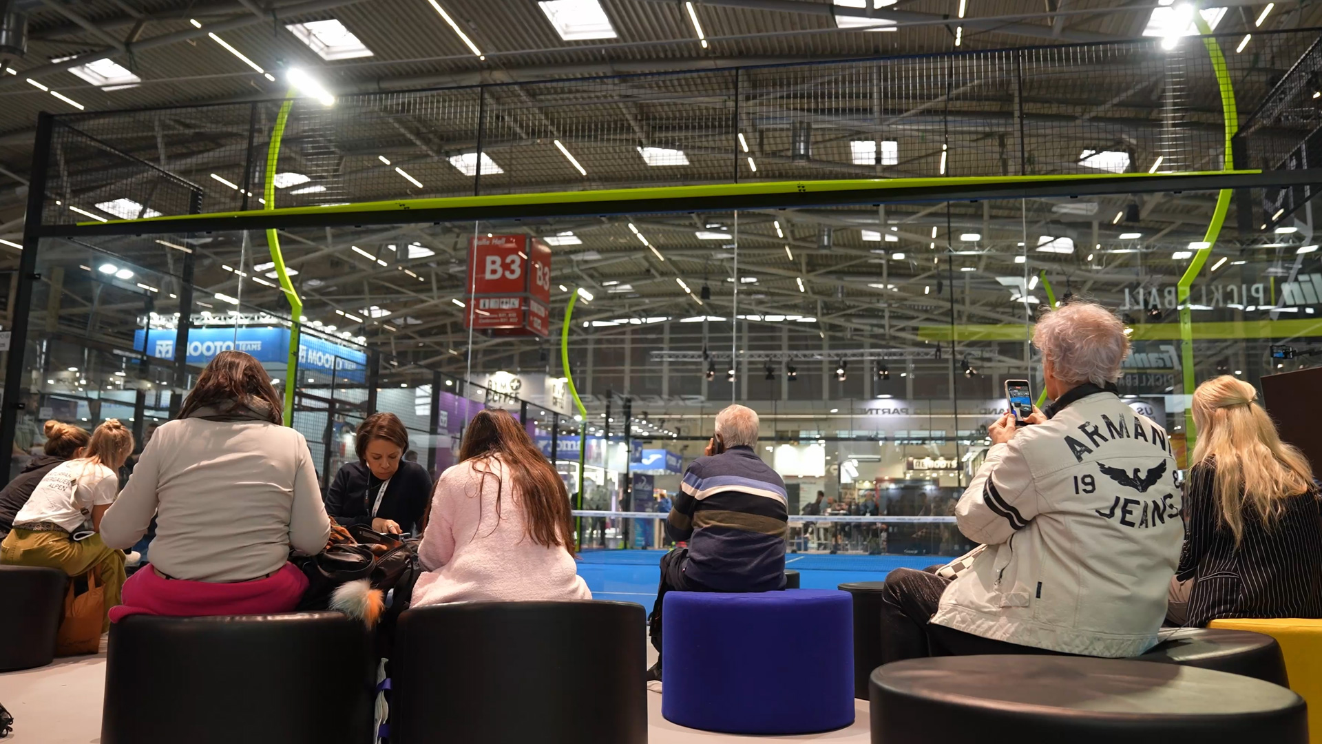 Zuschauer Adidas Padel Court AFP Messe München