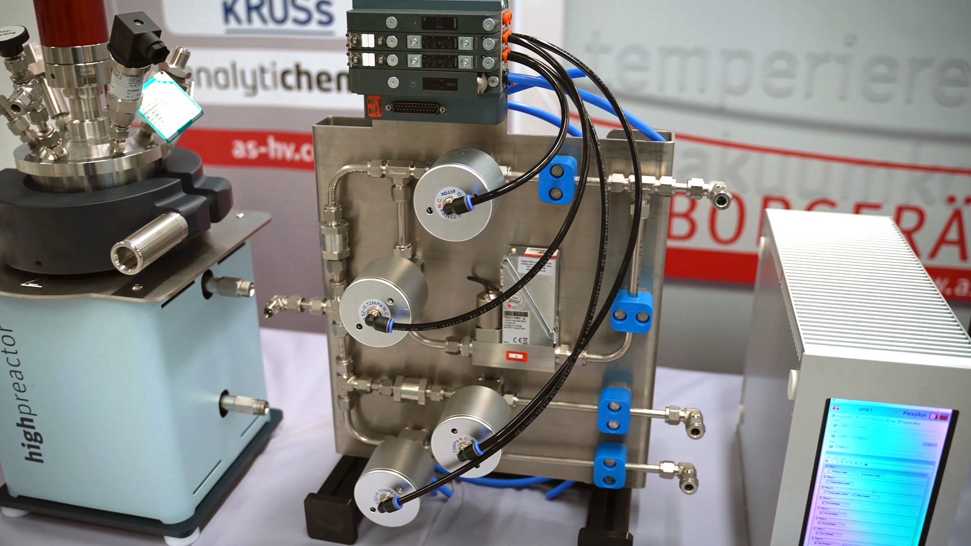 vollautomatisches Hydriersystem das Wasserstoff als Energieträger einbindet Berghof und Systag LAB SUPPLY 2024