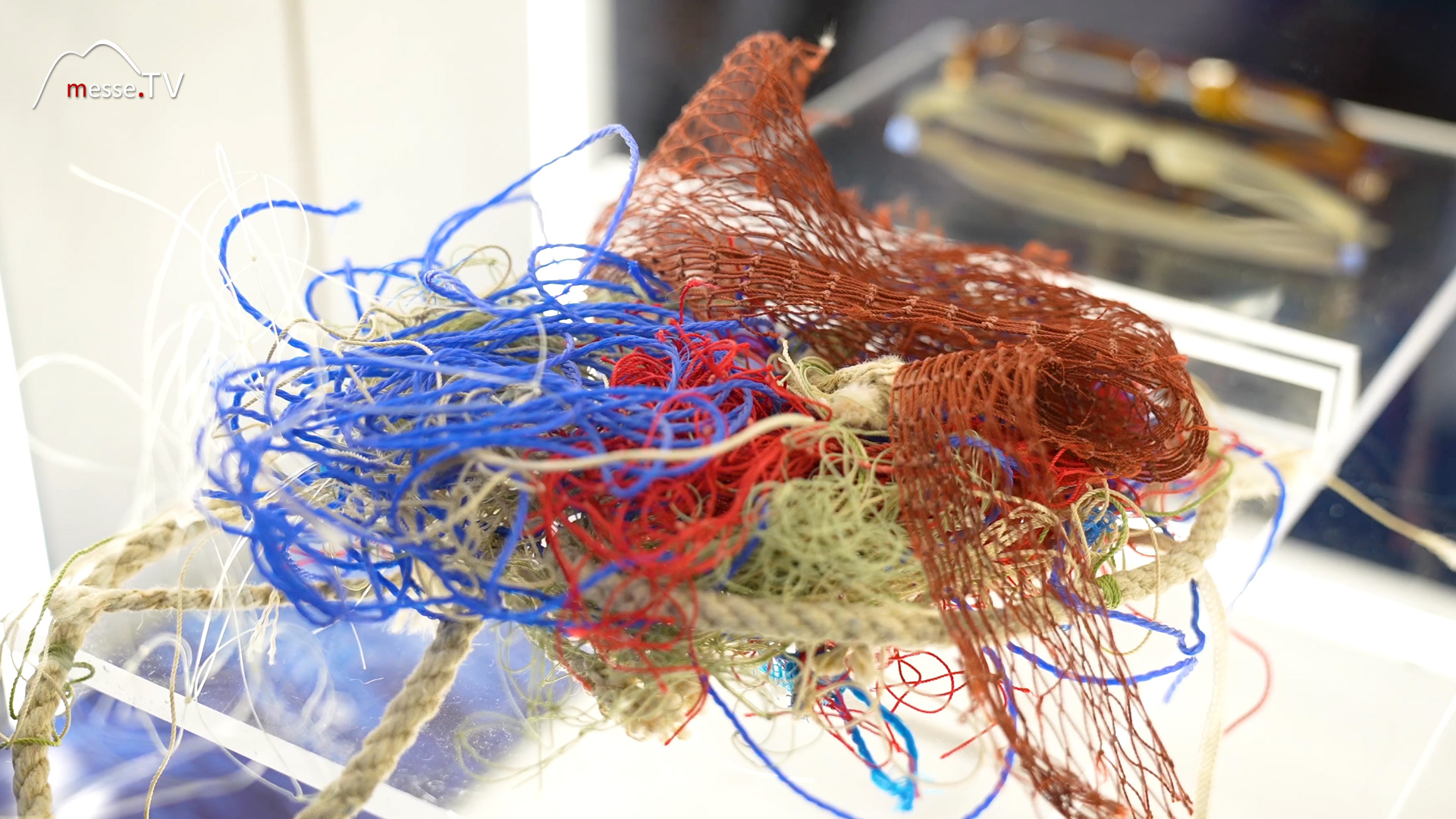 Fischernetz Meeresabfall Recycling Brillenkollektion