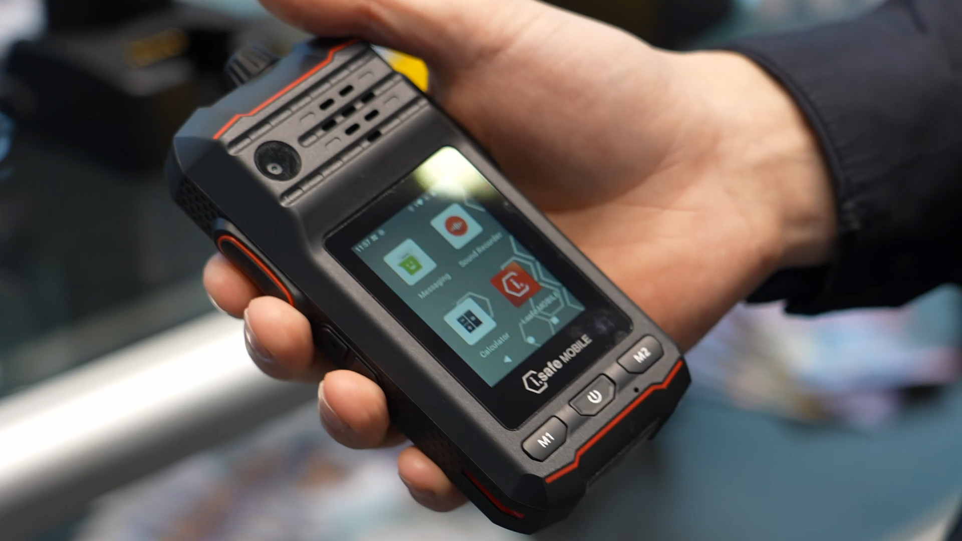IS440 5G Funkgeraet fuer ausfallfreie PoV Kommonikation ueber oeffentliche und Campusnetze 4G oder 5G