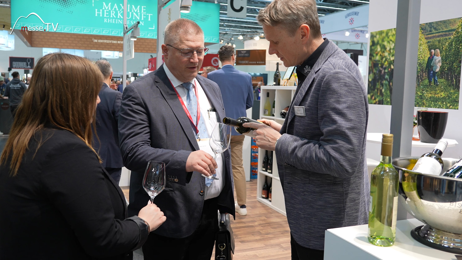 Weinprobe bei Bischoffinger Prowein 2024