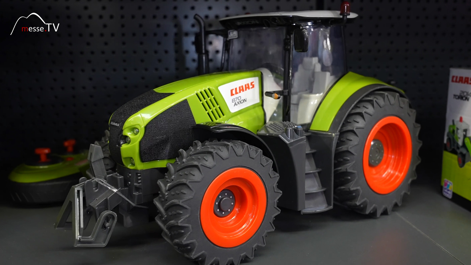 870 Axion Claas 1 zu 16 Massstab