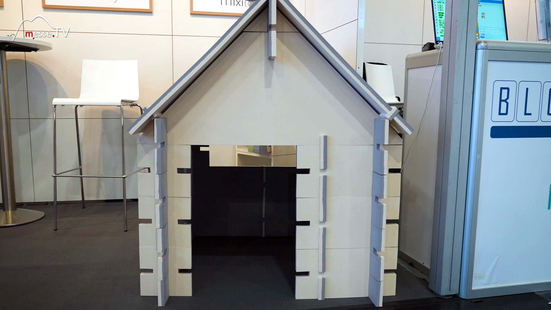 Bausatz Spielhaus aus schadstofffreiem EVA Schaum Mixitoy