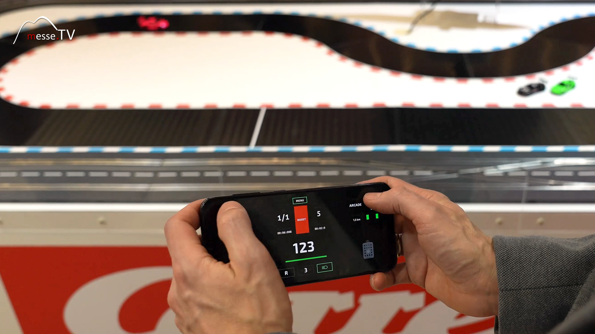 Carrera Hybrid realistische Smartphone Fahrsimulation