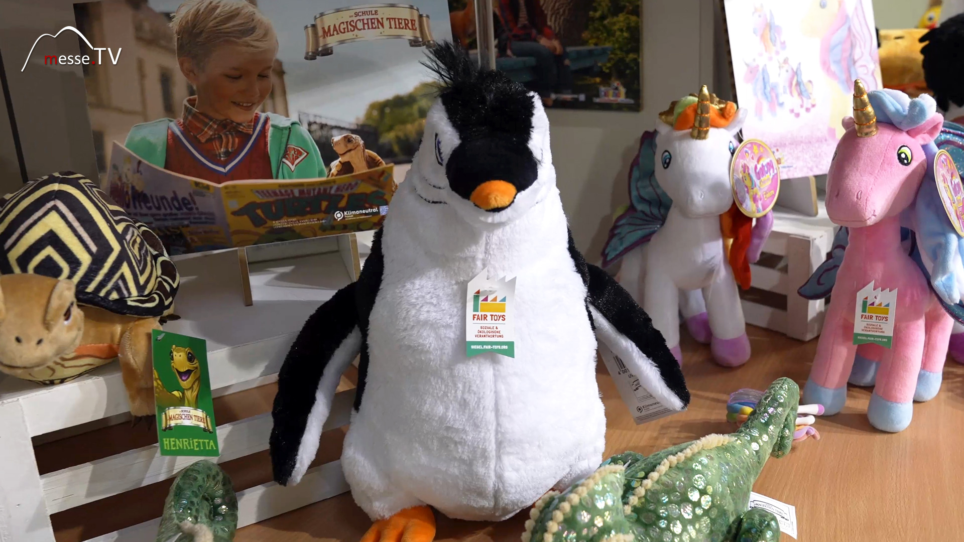 Pinguin Juri Plueschtier Heunec Back to School Schule der magischen Tiere