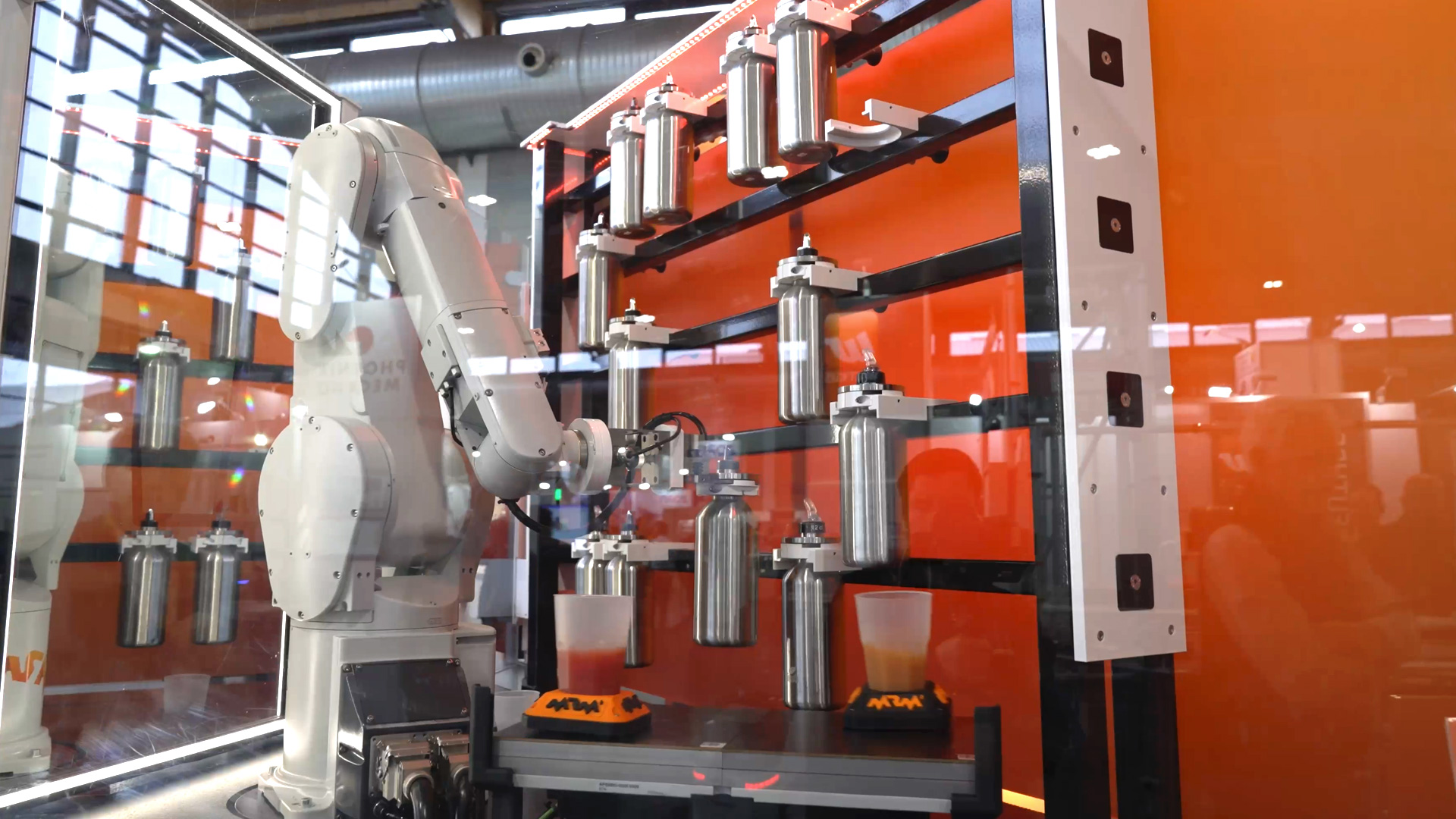 Automatisierungslösungen Softwaregetriebener Sondermaschinenbau MRM hoch 2