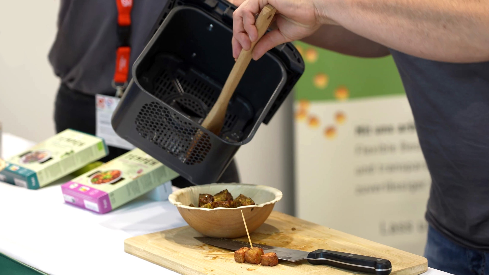 Kostprobe bei Peaceful Delicious auf der Anuga