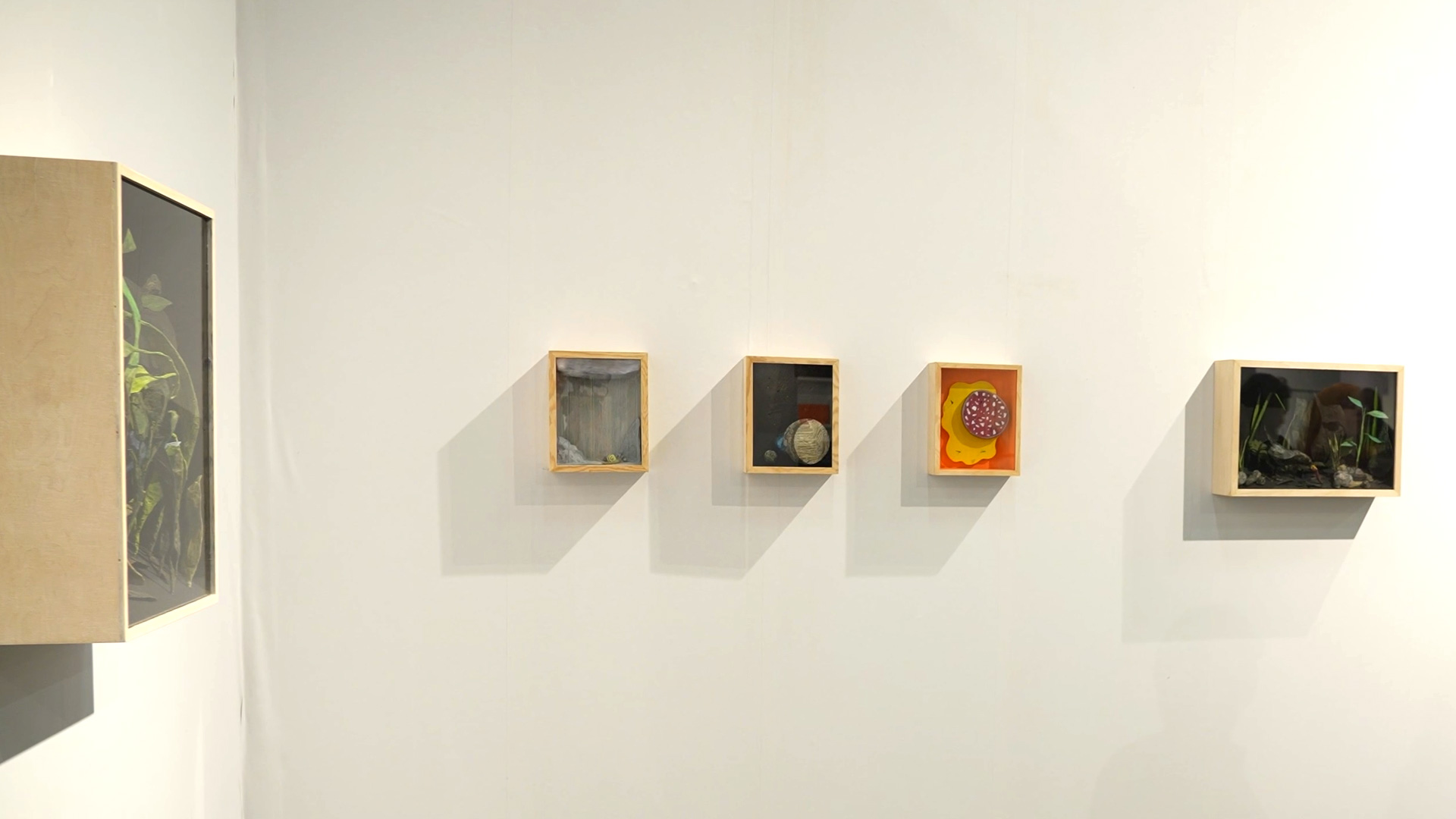 Galerie M29 zeigt Vincent Tavenne Miniaturwelten und surrealen Bildraeumen