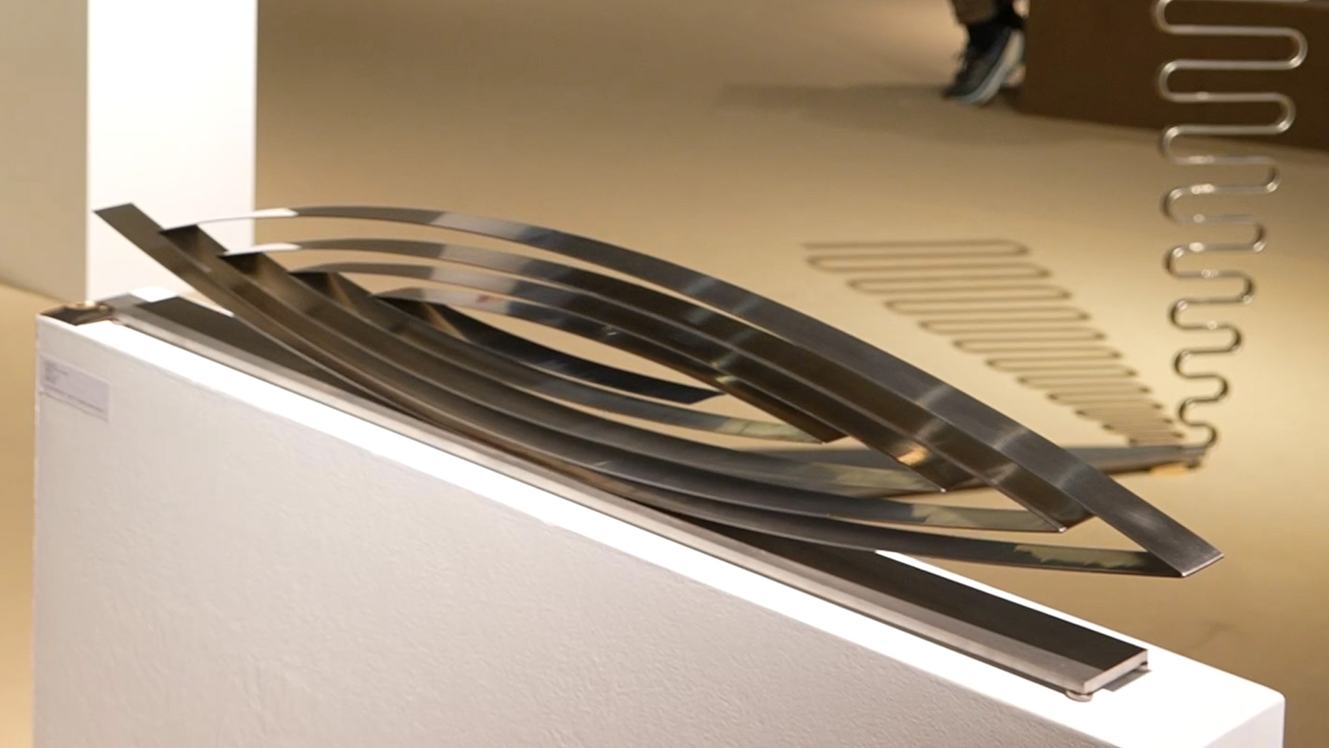 Grosse Schaukler physikalische Spannung Metall Skulptur