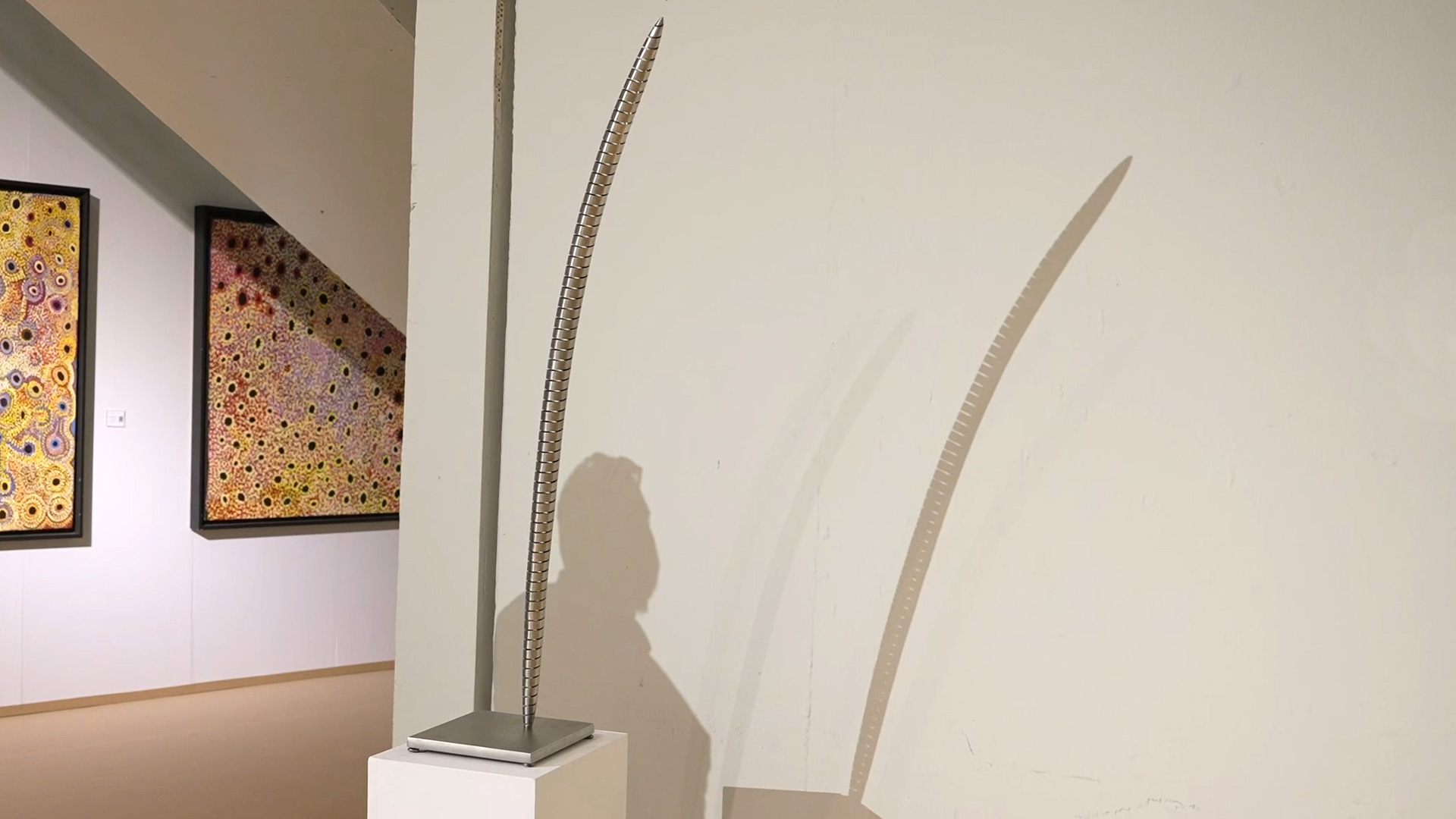 Kunst die atmet und schwingt Ellipsoid Martin Willing