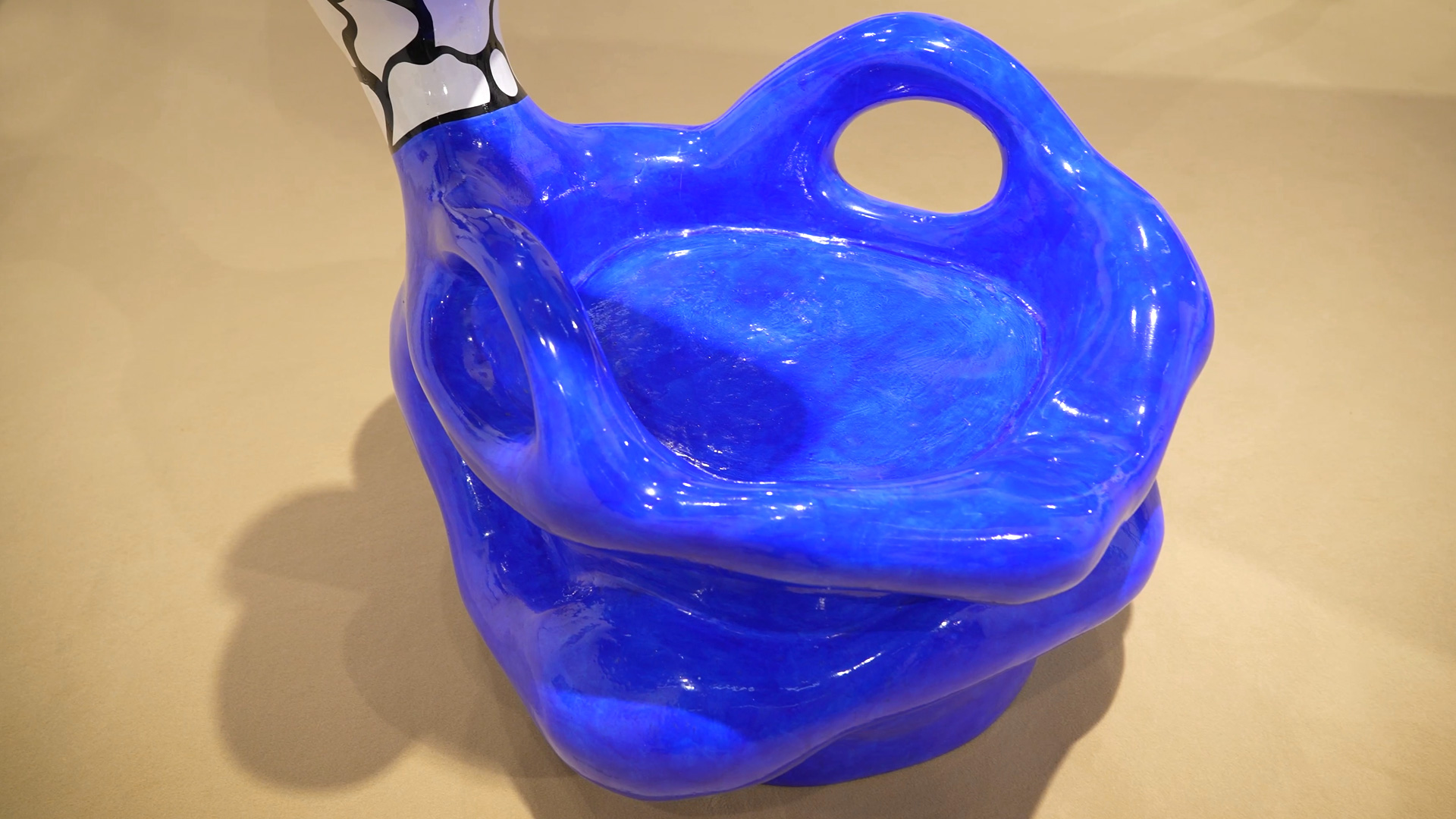 Kunstobjekt als Sitzmoebel Kuenstlerin Niki de Saint Phalle