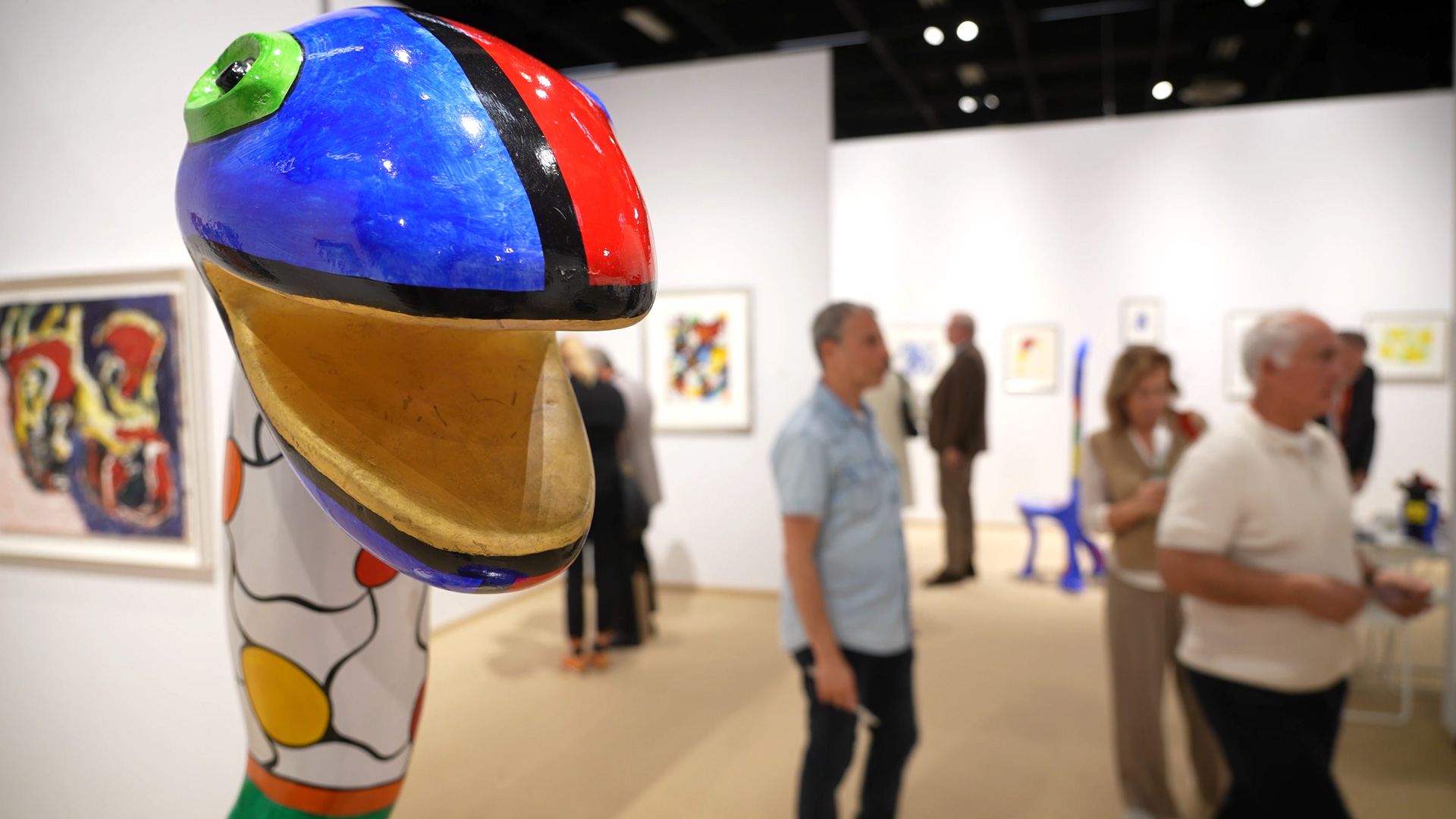 Schlangenaehnliches Kunstobjekt Niki de Saint Phalle