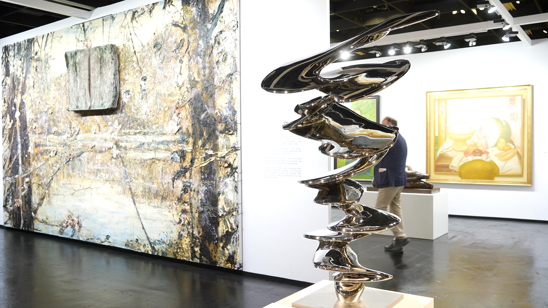 Tony Cragg hochpolierte Edelstahlskulptur in Bewegung