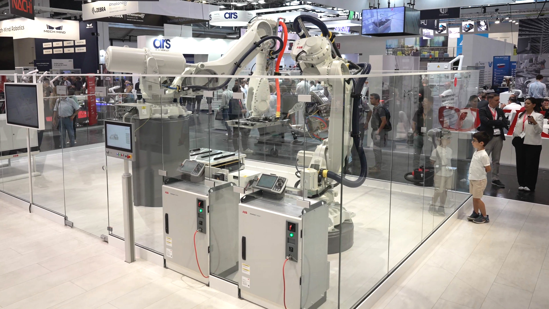 ABB Schwerlastroboter Hoechstleistung trifft Sicherheit