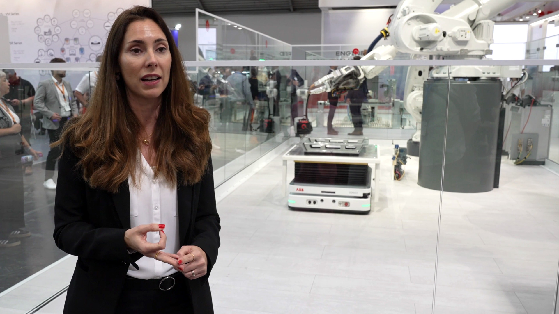 Interview zu autonomen mobilen Robotern Luisa Llompart automatica Muenchen
