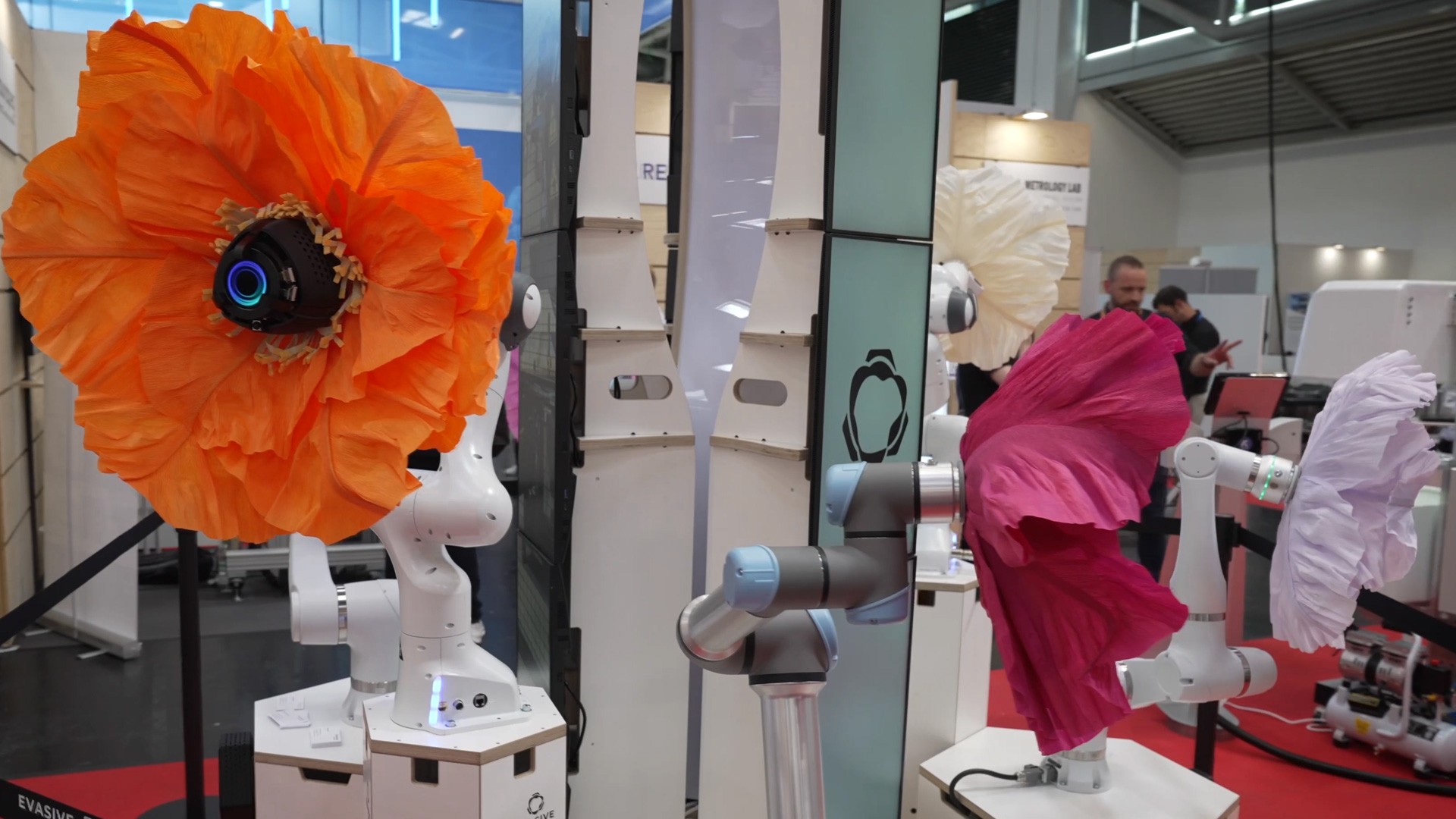 Loesungen um Roboter auf engstem Raum interagieren lassen Evasive