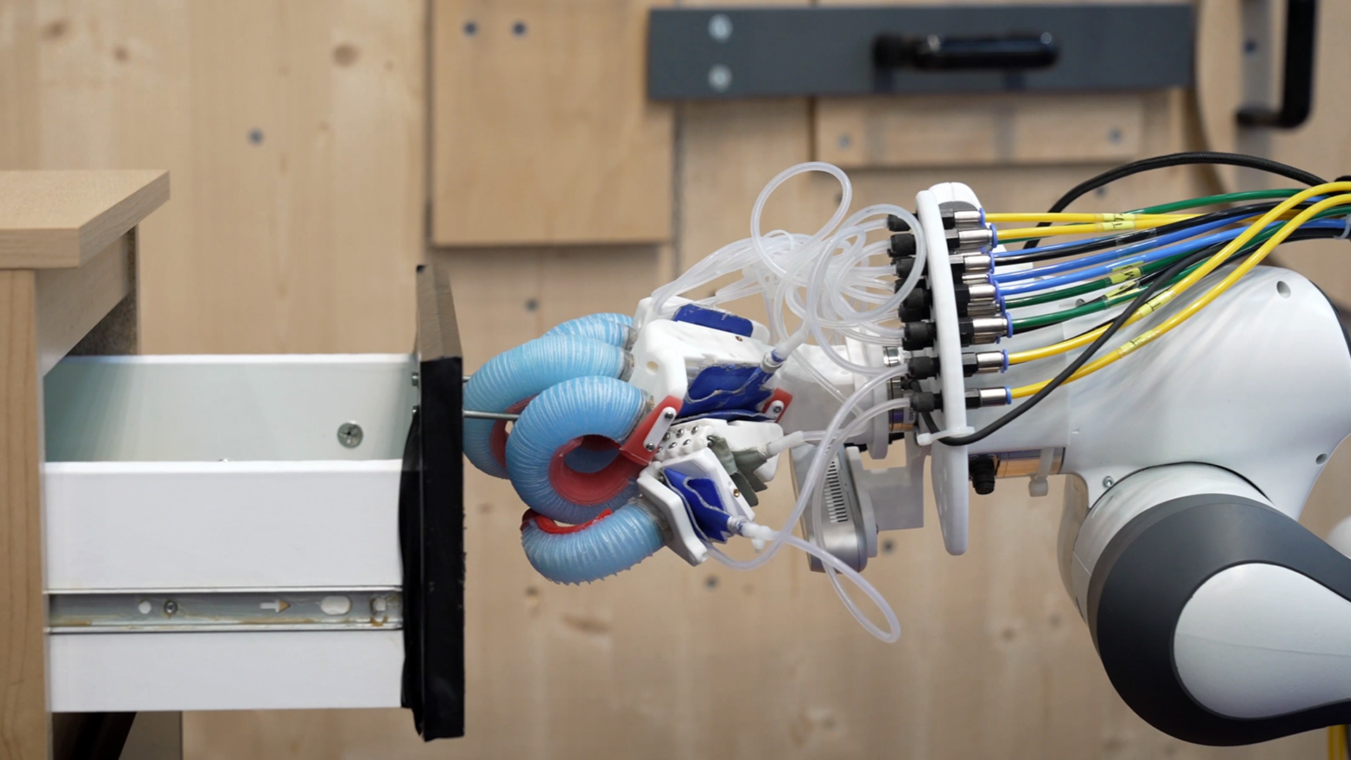 Zielorientiertes.Handeln statt starrer Programme in der Robotik
